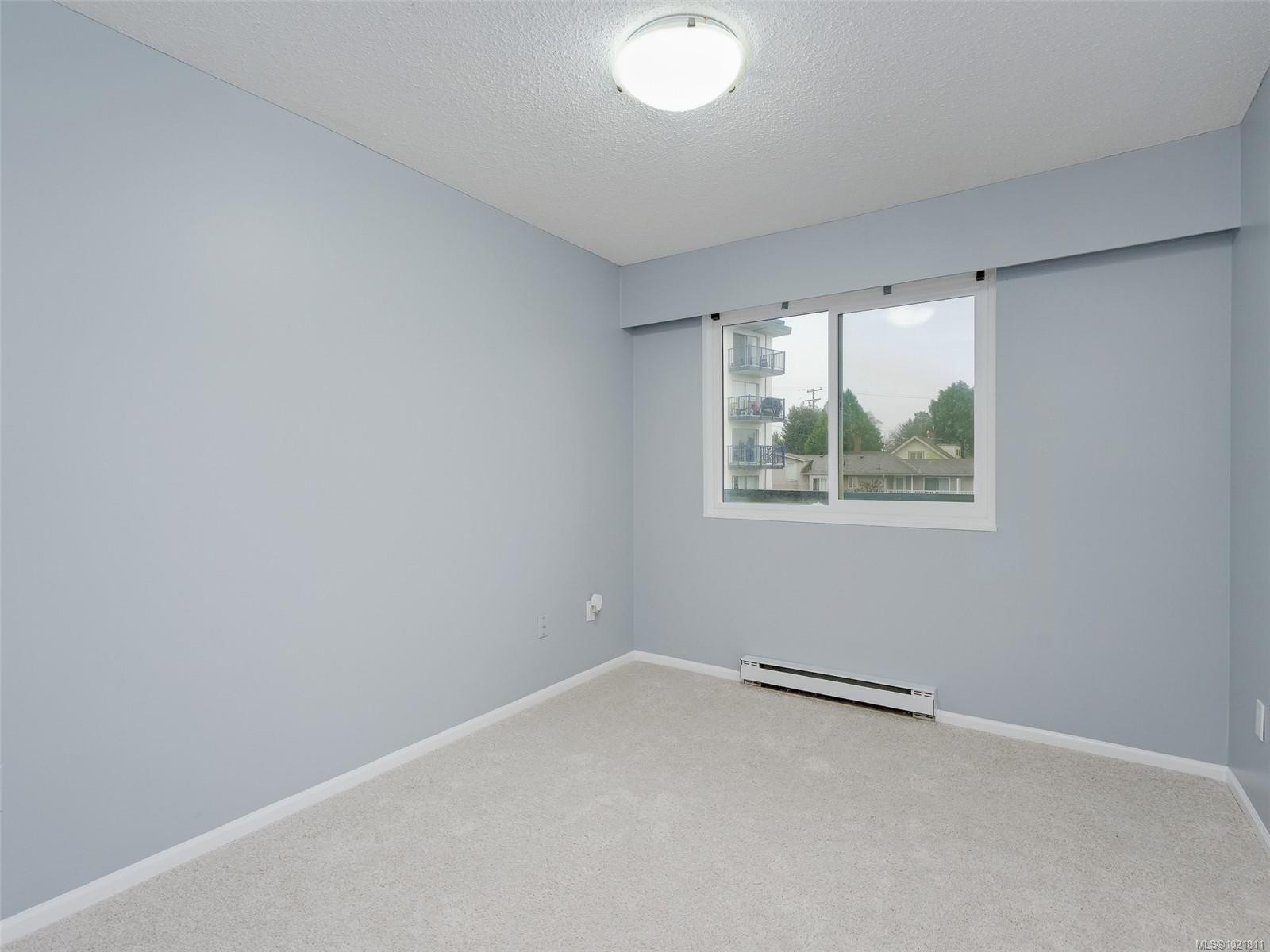 302-859 Carrie St, Esquimalt, BC