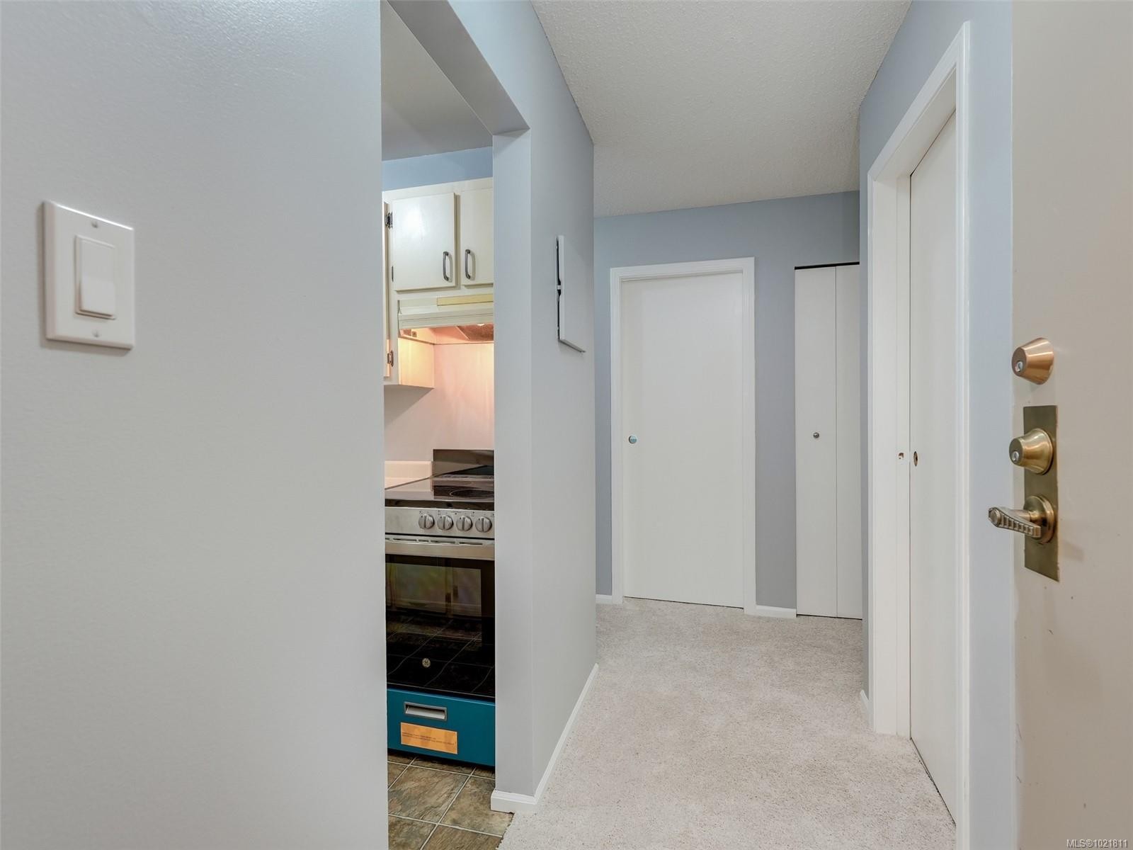 302-859 Carrie St, Esquimalt, BC