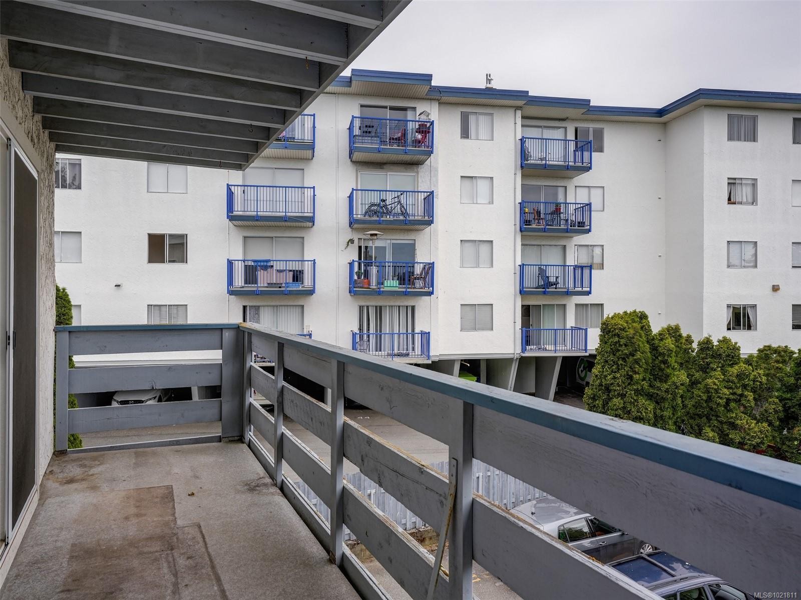 302-859 Carrie St, Esquimalt, BC