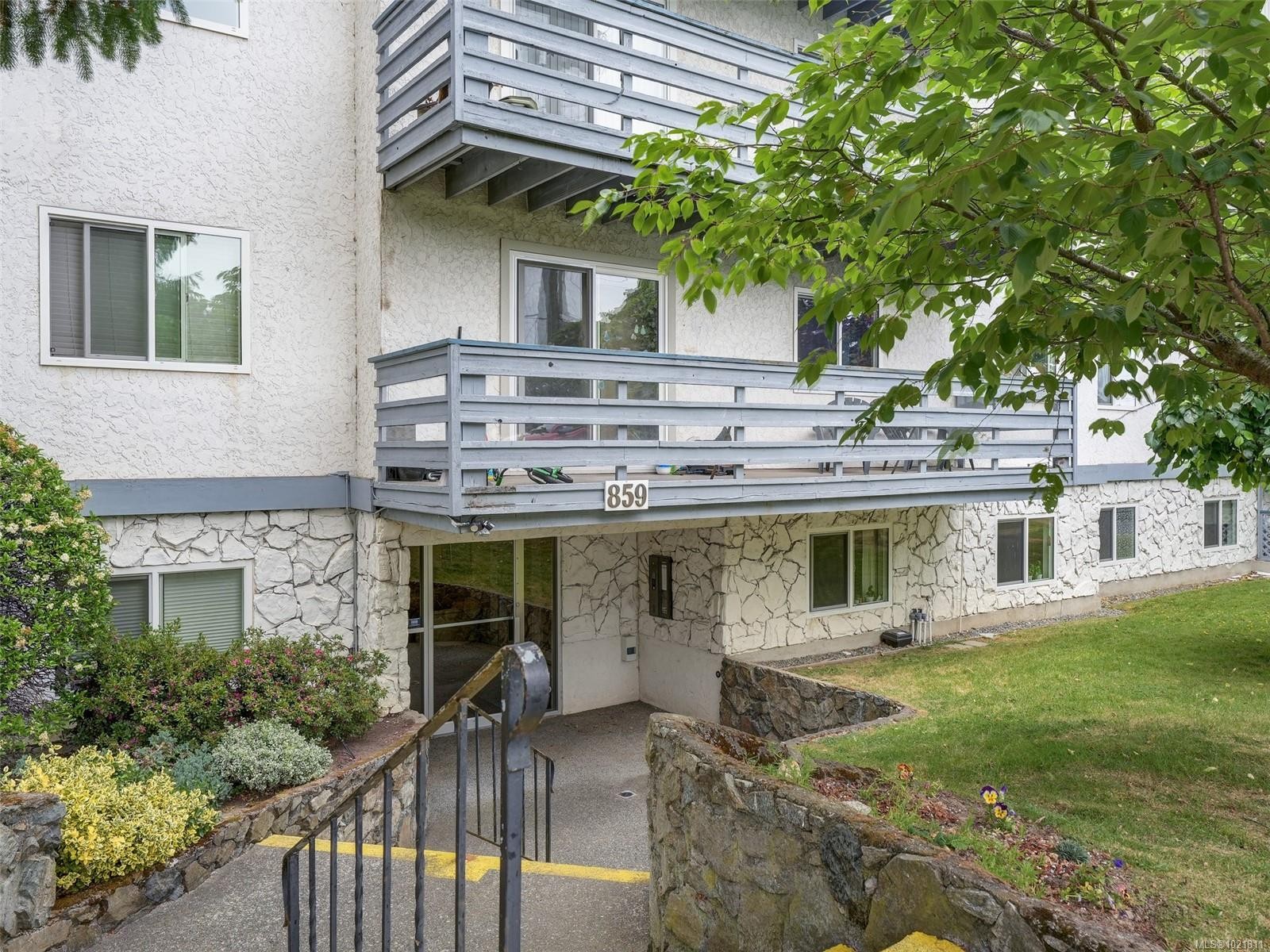 302-859 Carrie St, Esquimalt, BC