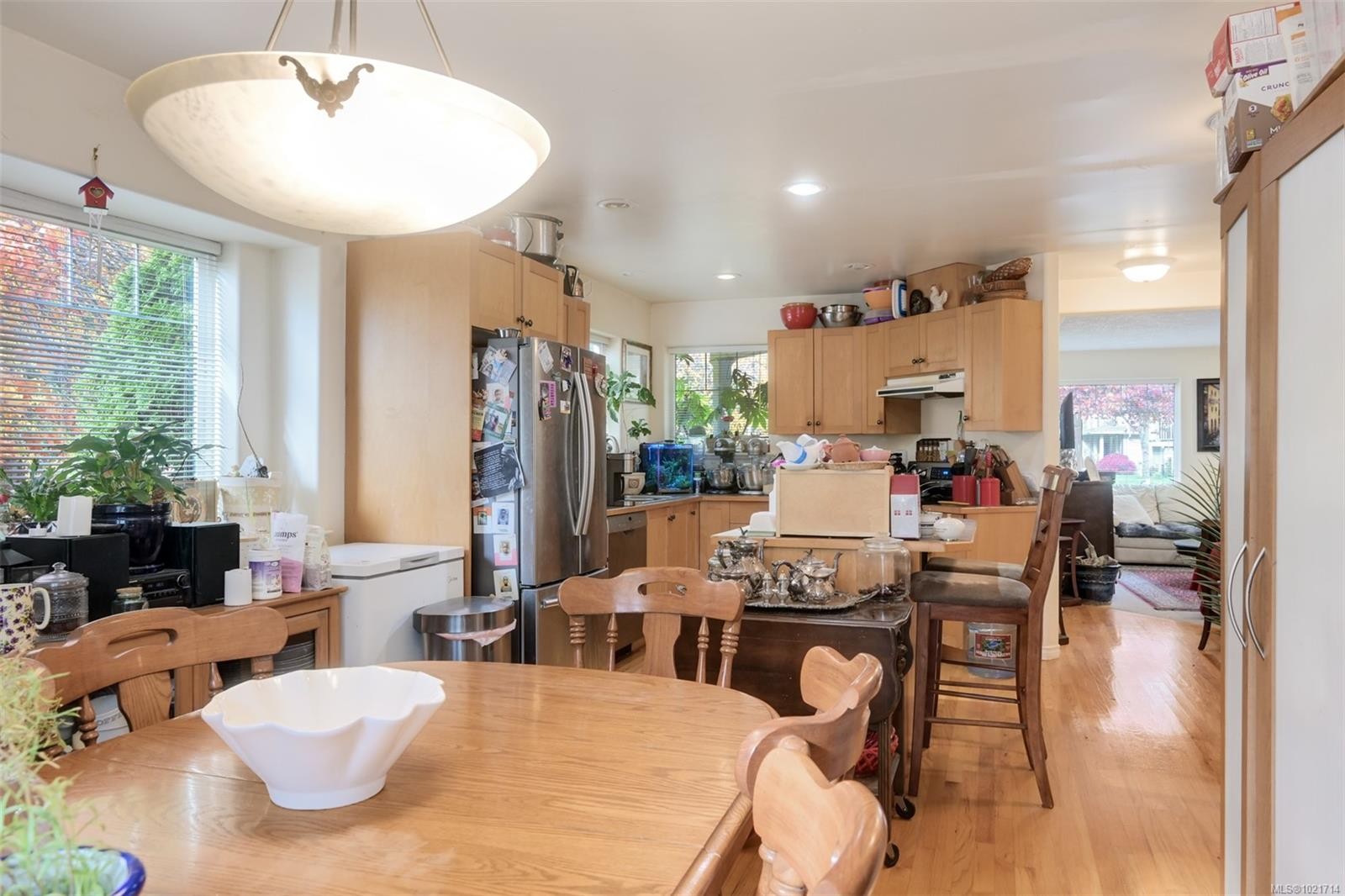 1975 Highland Rd, View Royal, BC