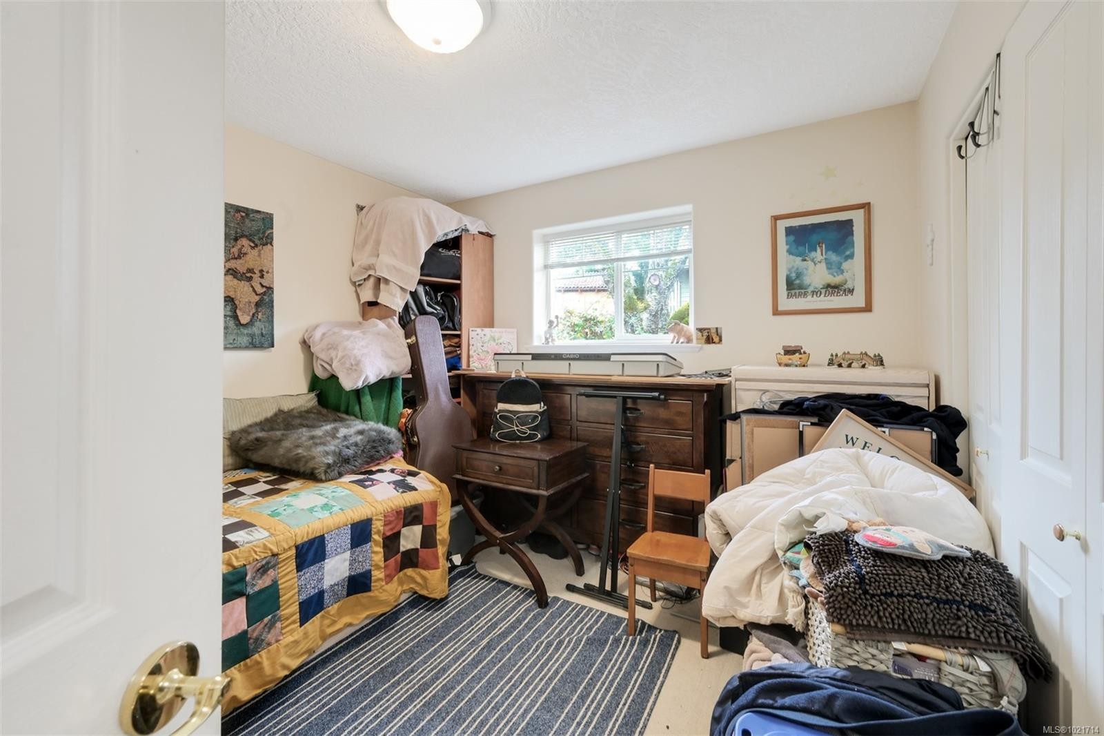 1975 Highland Rd, View Royal, BC