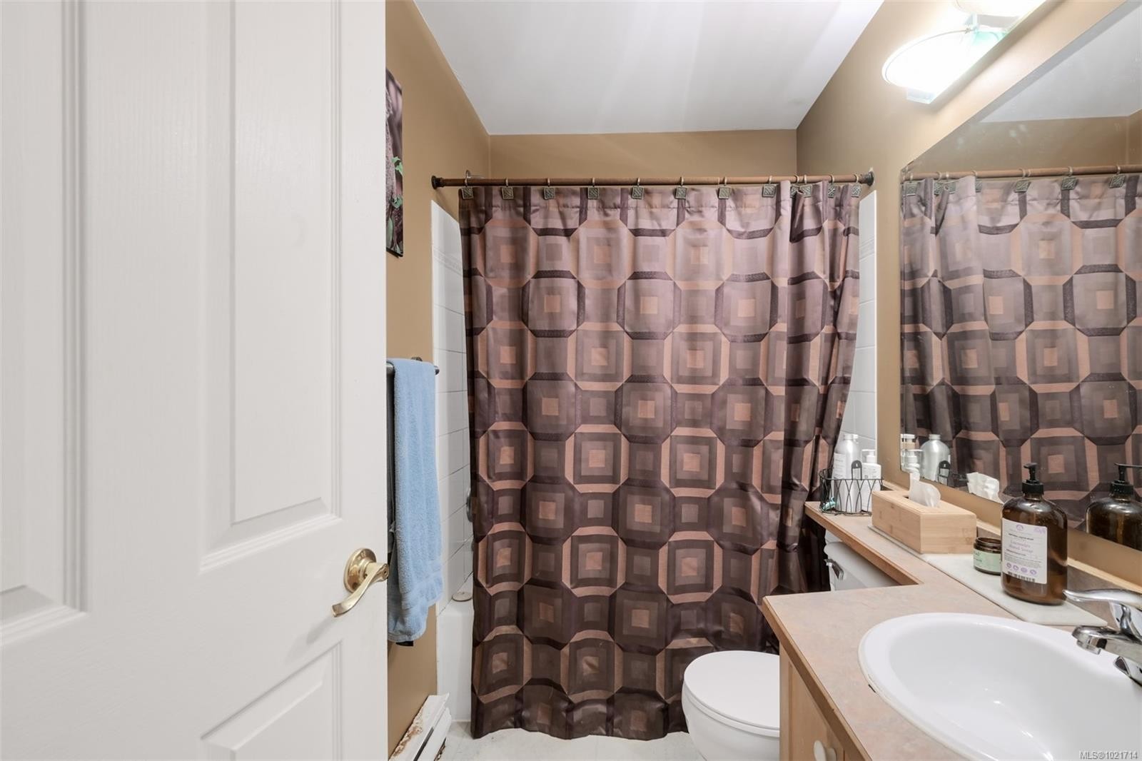 1975 Highland Rd, View Royal, BC