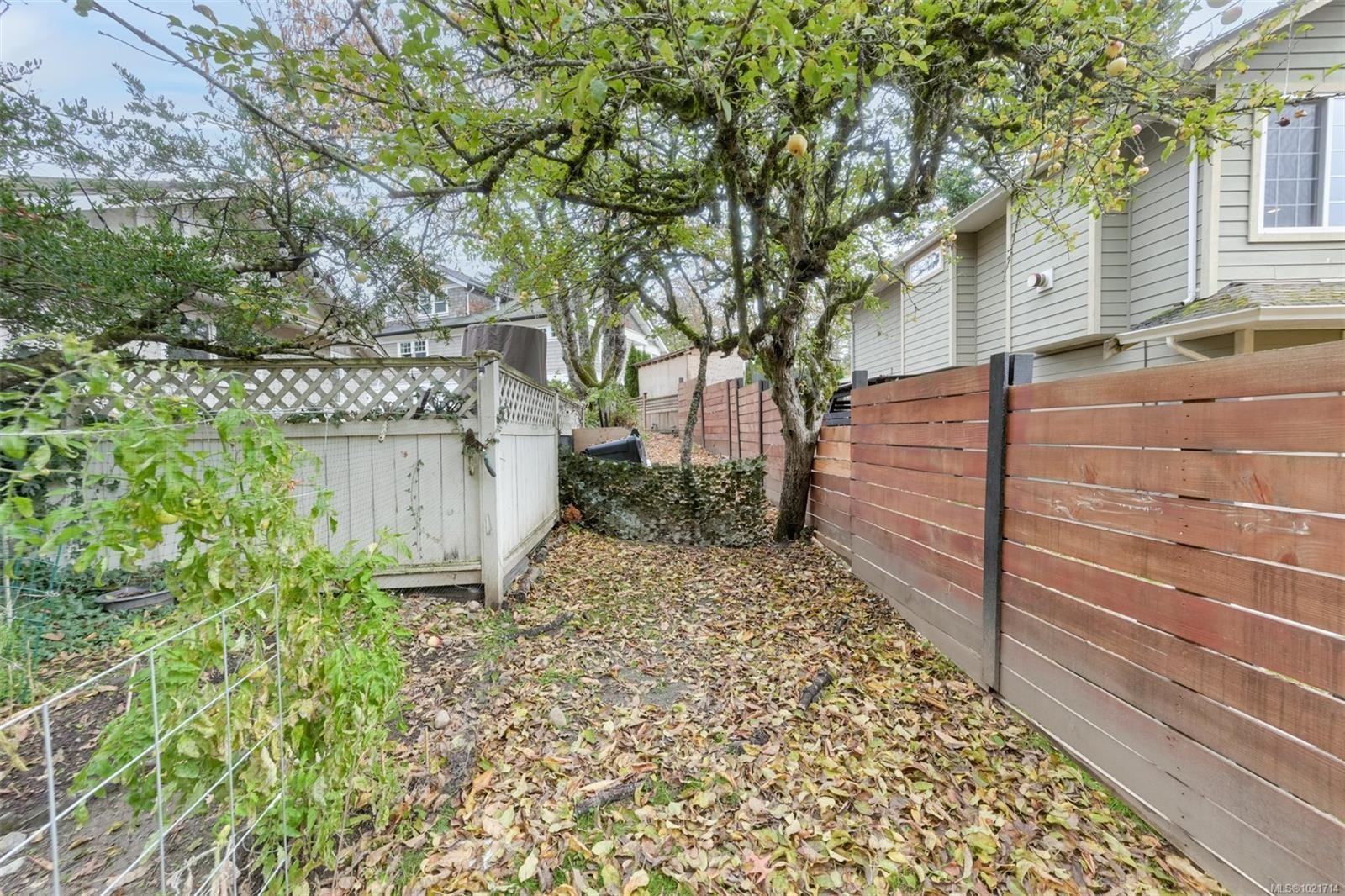 1975 Highland Rd, View Royal, BC