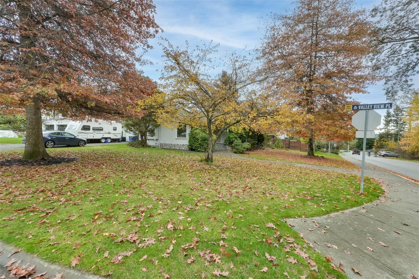 1975 Highland Rd, View Royal, BC