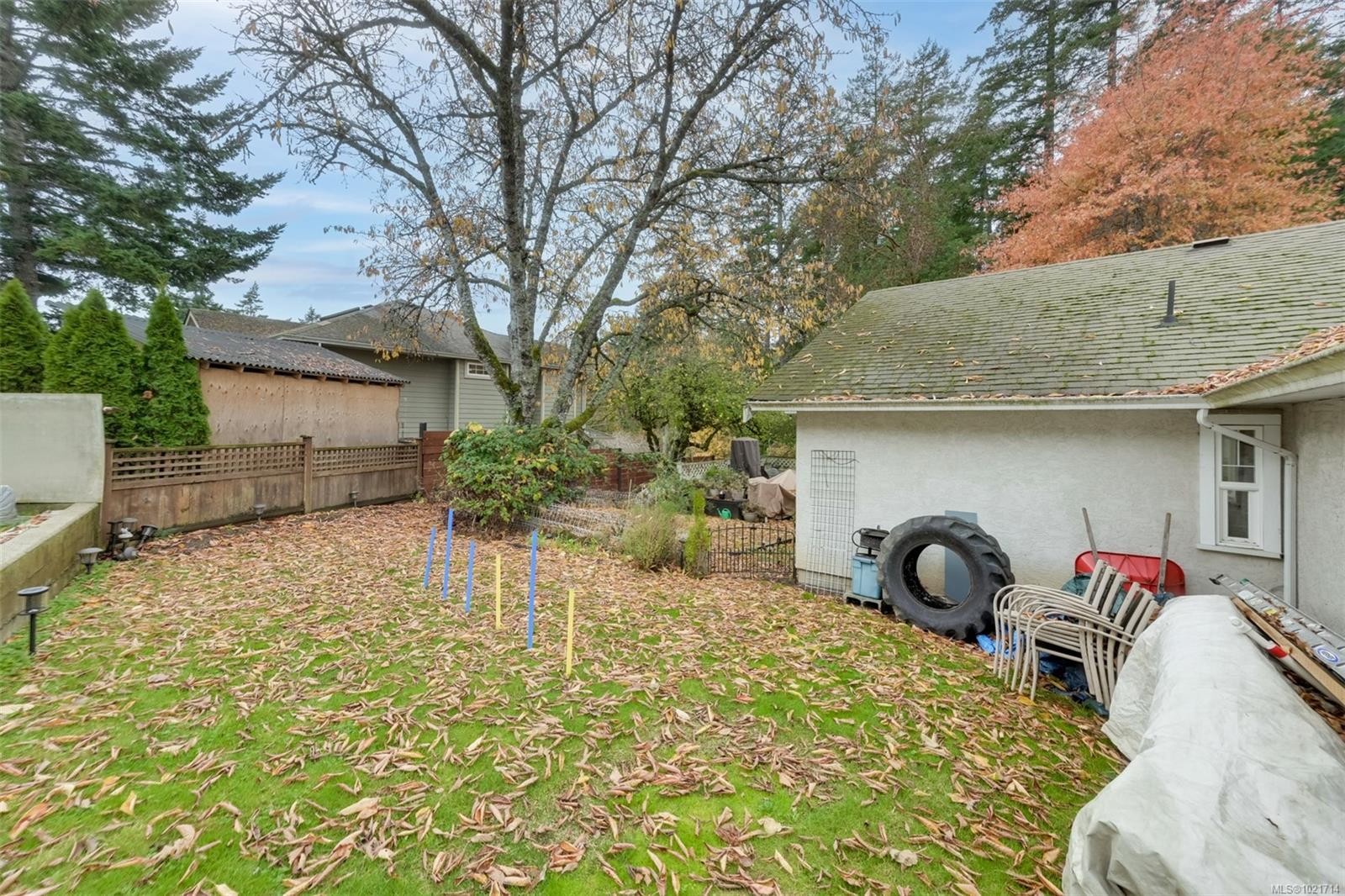 1975 Highland Rd, View Royal, BC