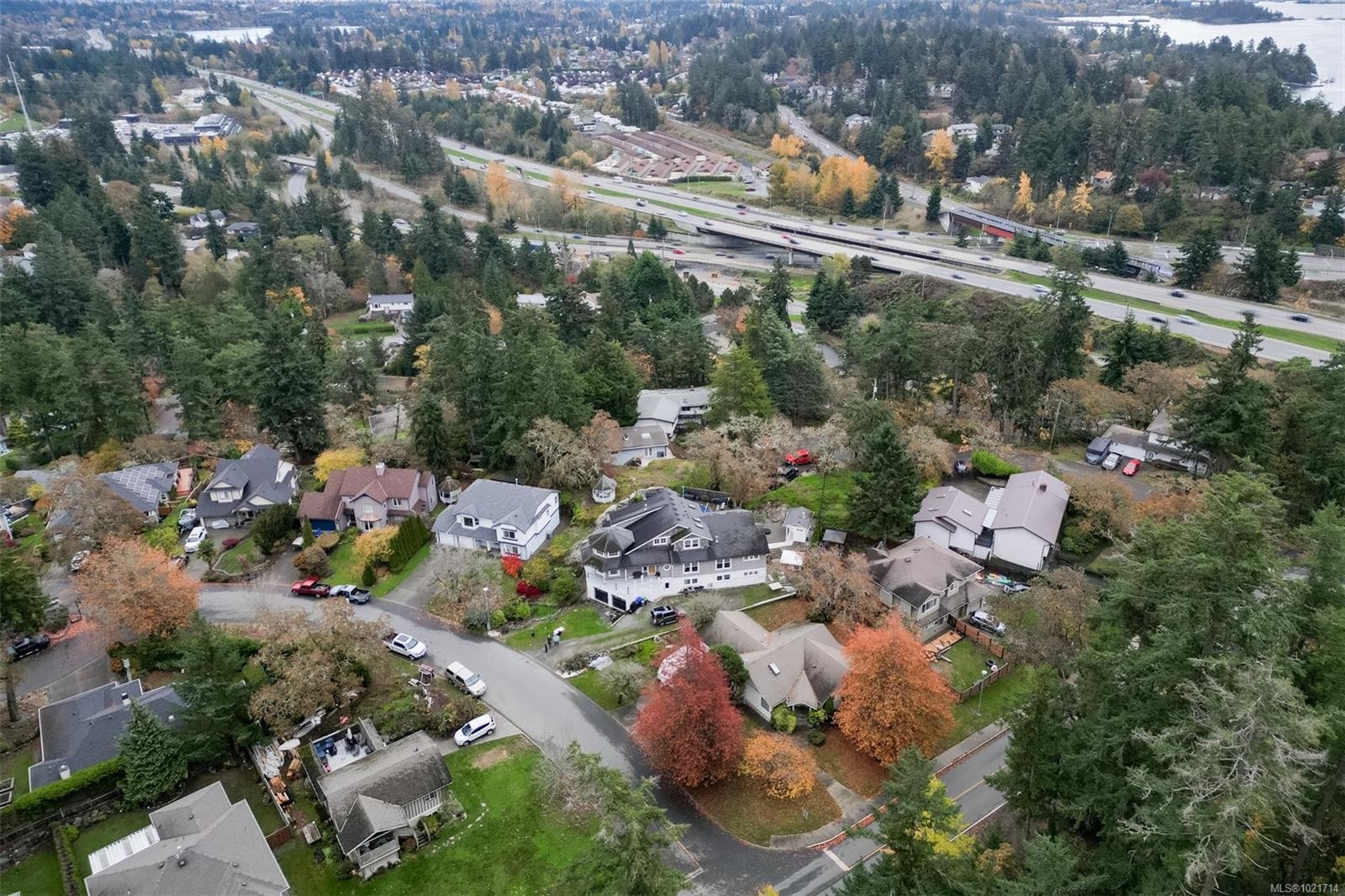 1975 Highland Rd, View Royal, BC