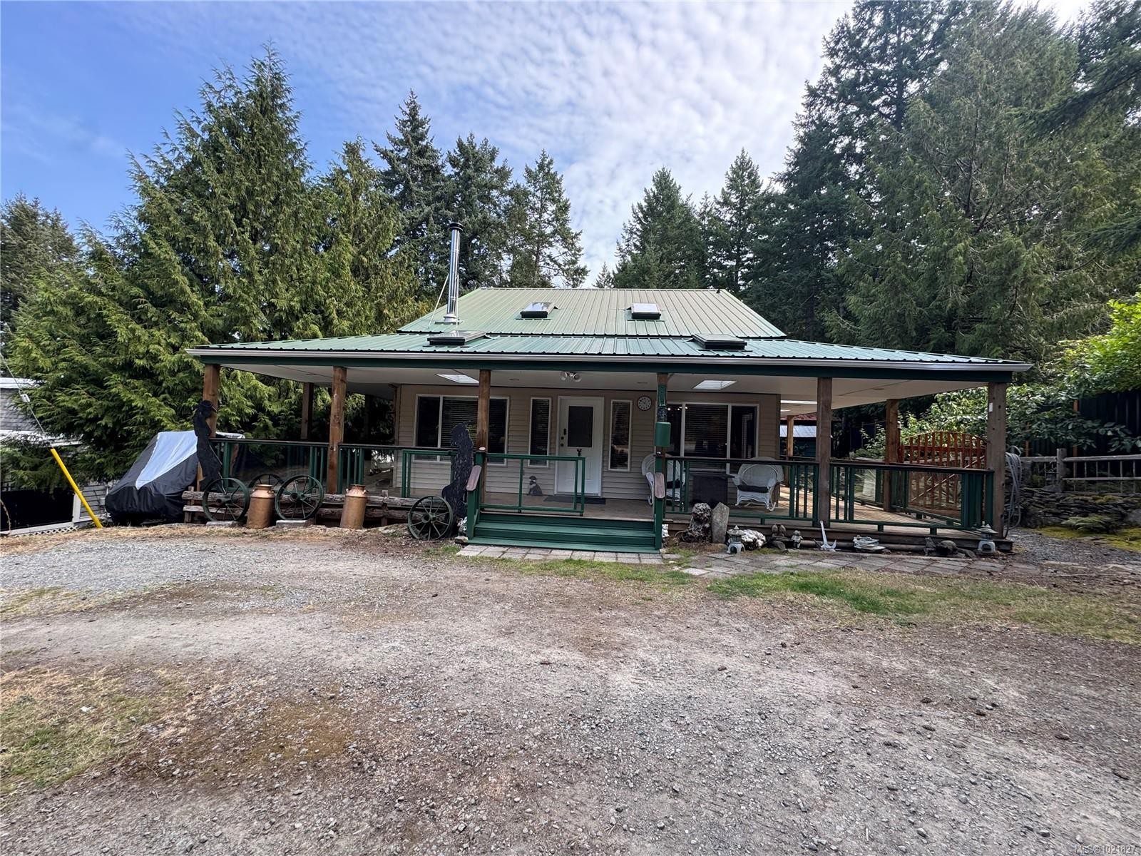 714 Charter Rd, Mayne Island, BC