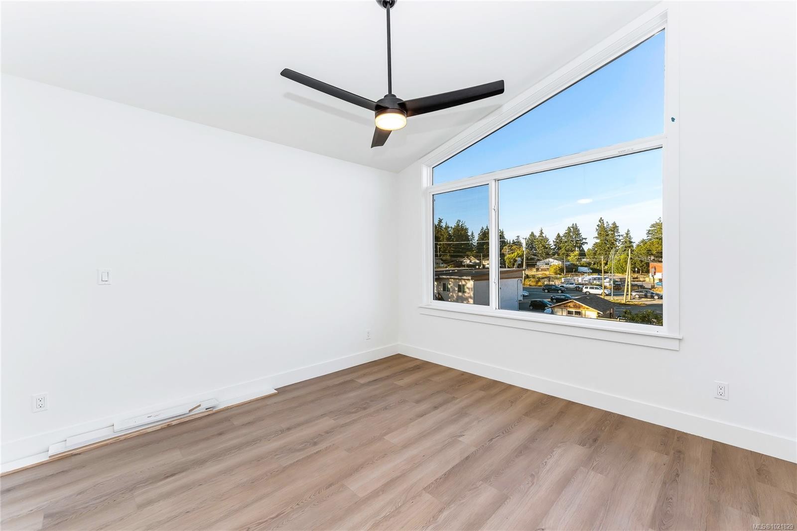 907 Vine Crt, Langford, BC