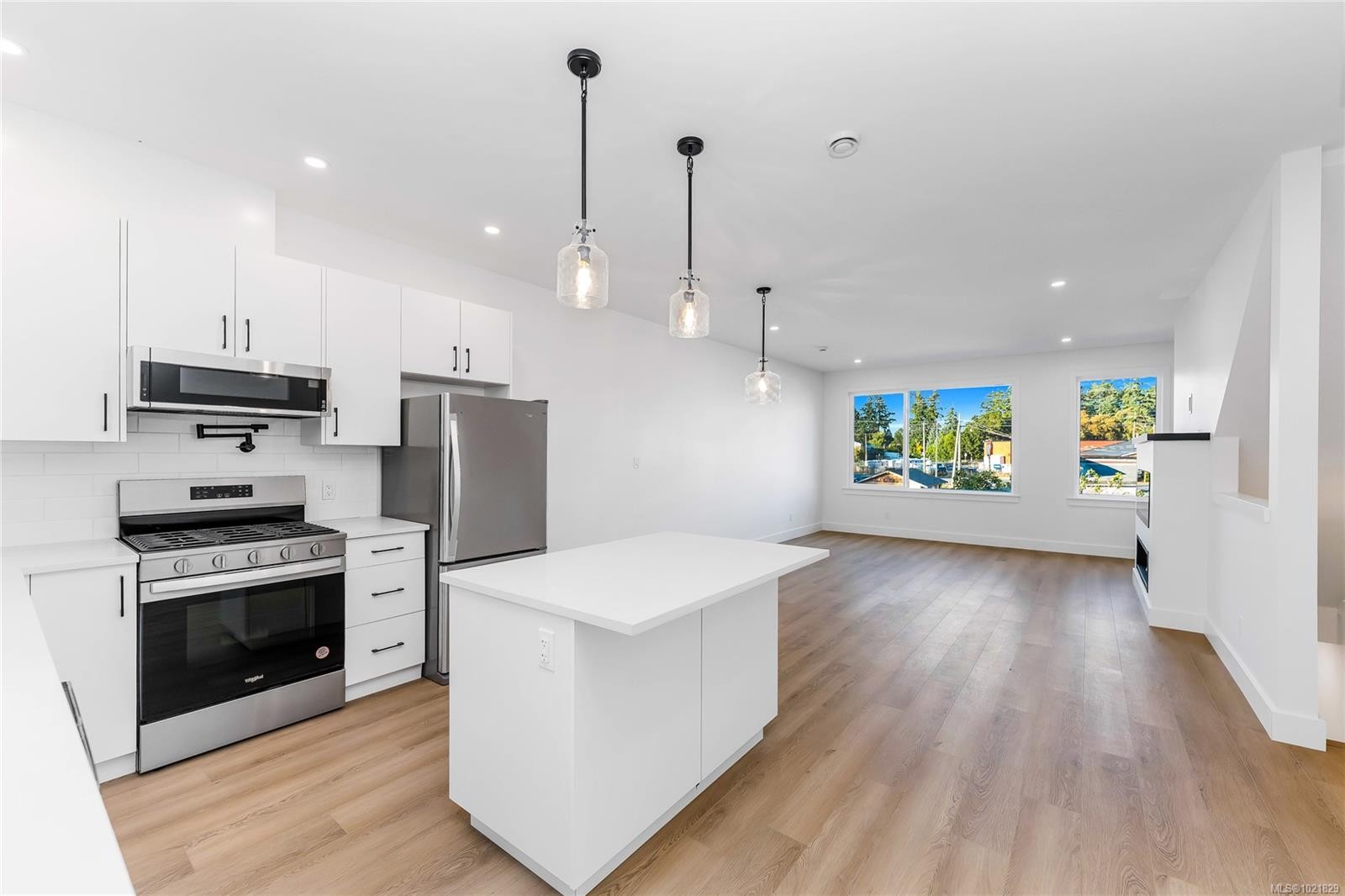 907 Vine Crt, Langford, BC