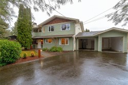 7906 Patterson Rd Central Saanich, BC V8M 1L5
