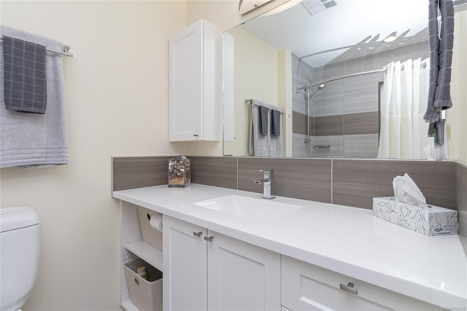 7906 Patterson Rd, Central Saanich, BC