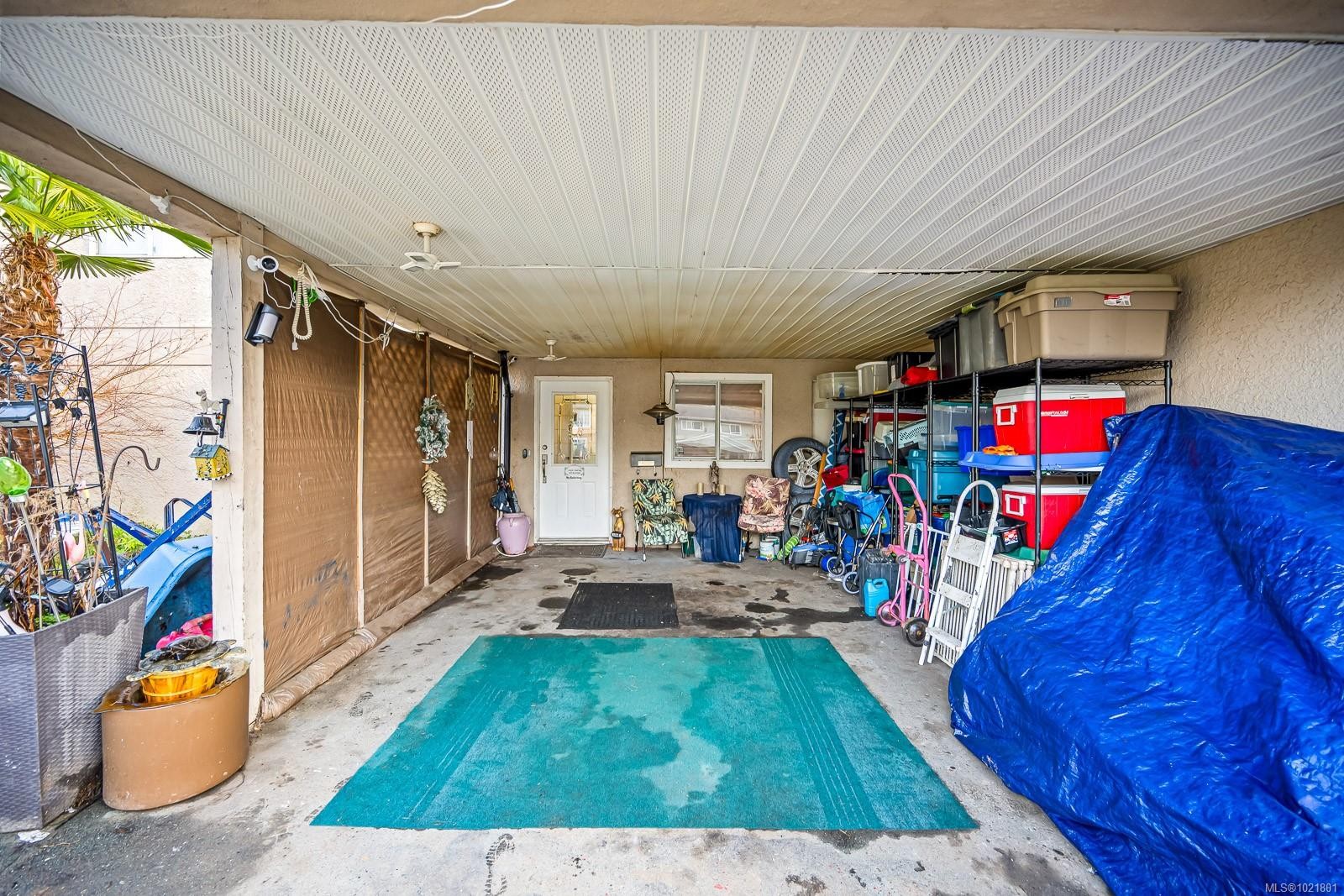 2316B Willemar Ave, Courtenay, BC - Photo Showing Other Room With In Ground Pool