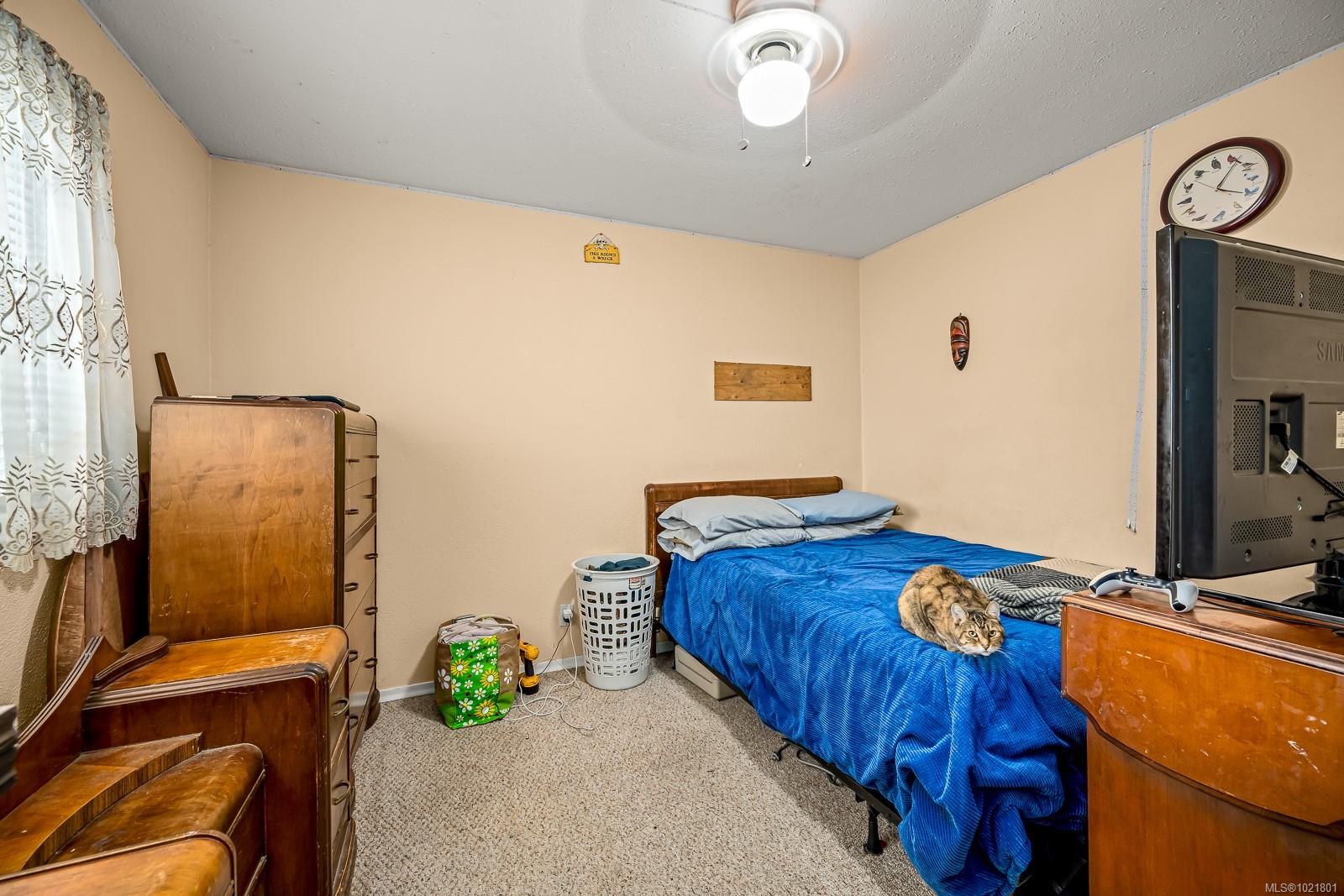 2316B Willemar Ave, Courtenay, BC - Indoor Photo Showing Bedroom