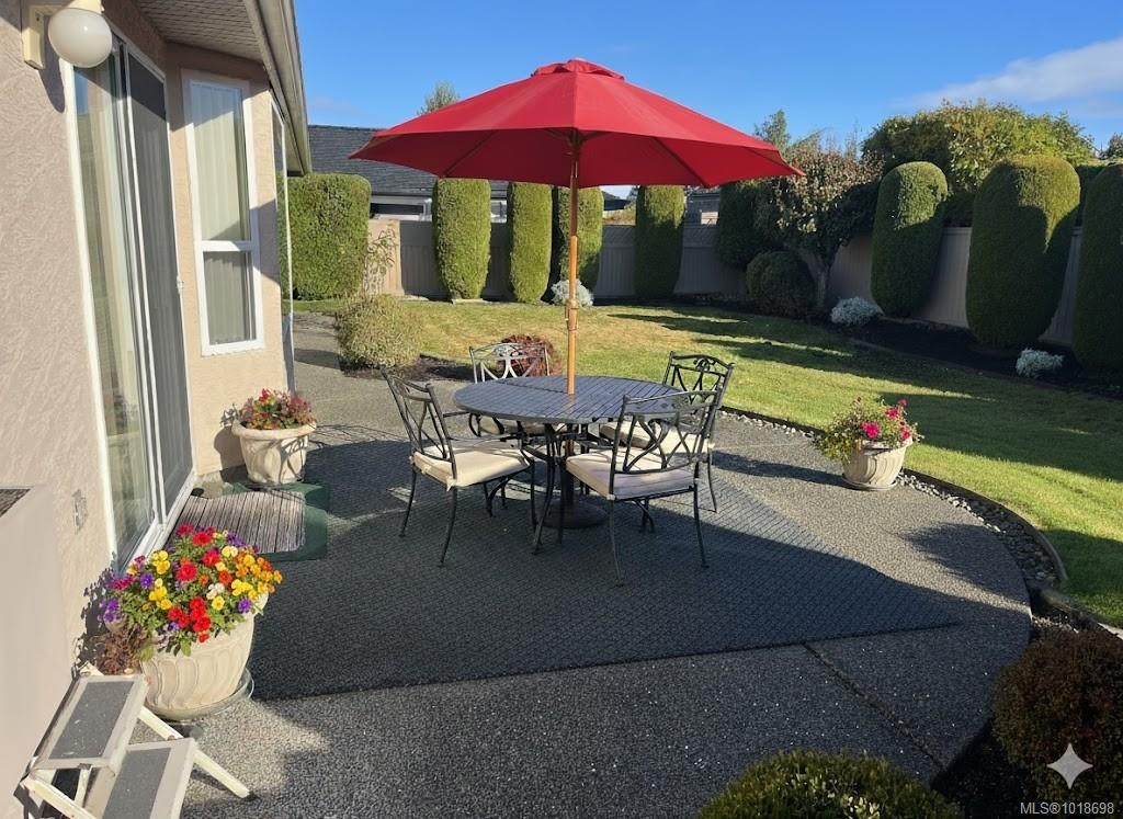 751 Anson Pl, Qualicum Beach, BC