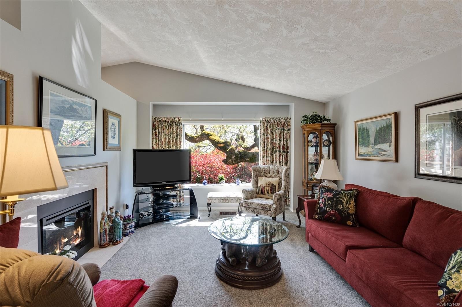 22-901 Kentwood Lane, Saanich, BC