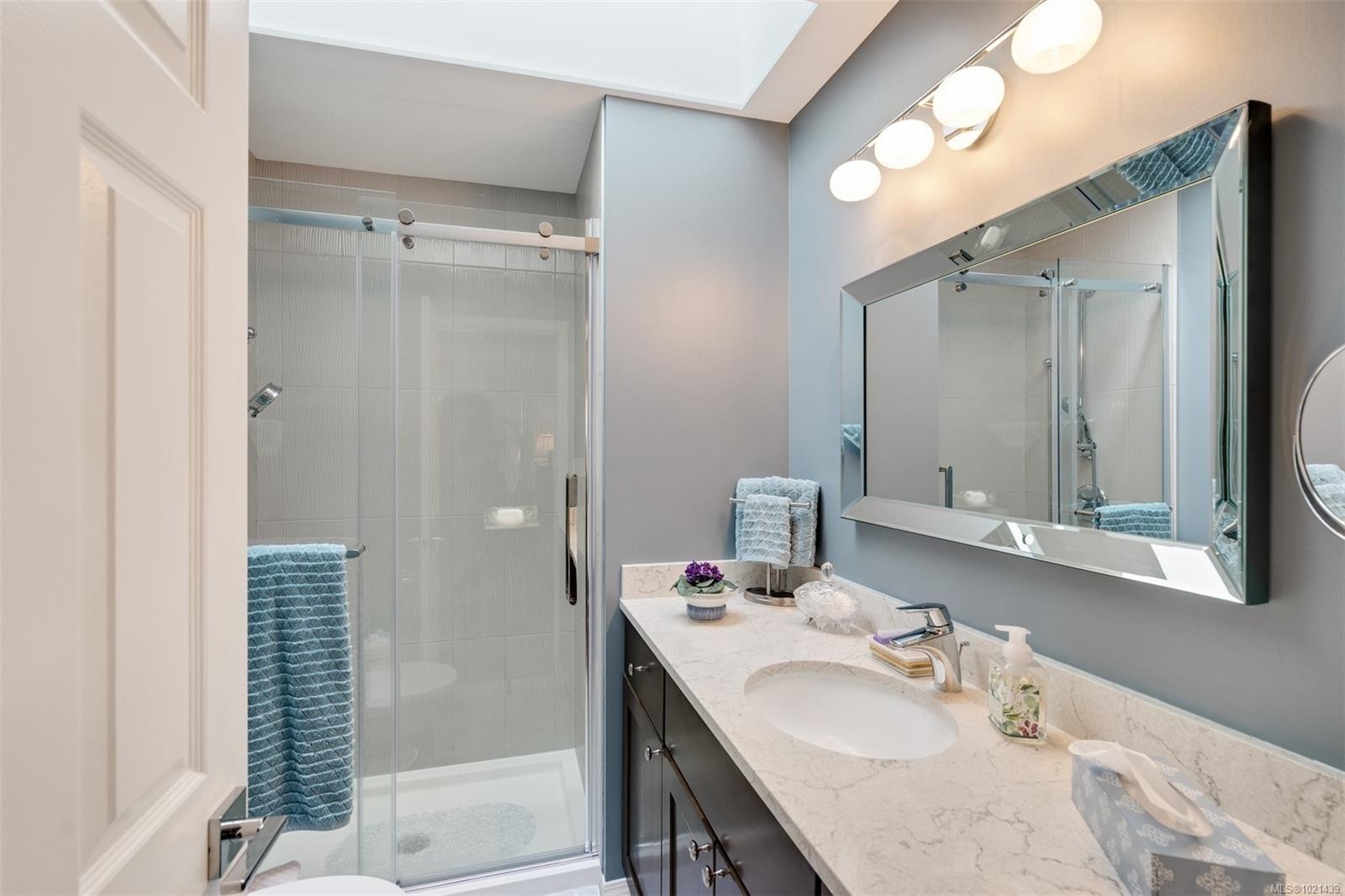 22-901 Kentwood Lane, Saanich, BC