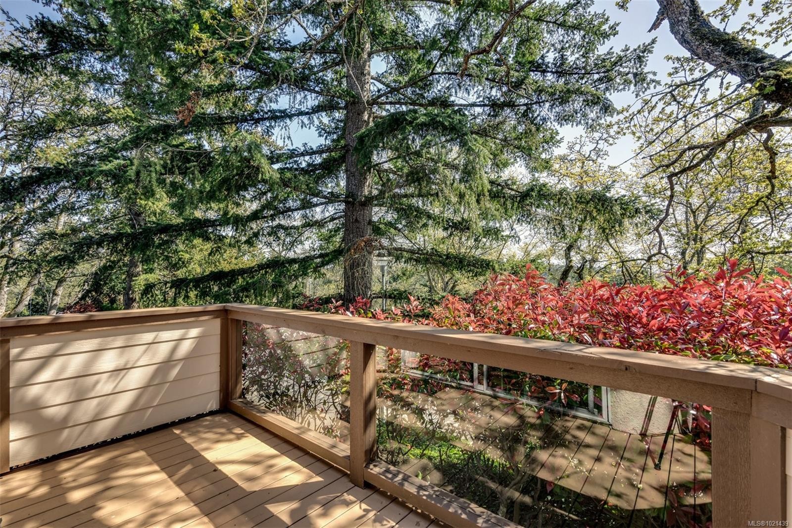 22-901 Kentwood Lane, Saanich, BC