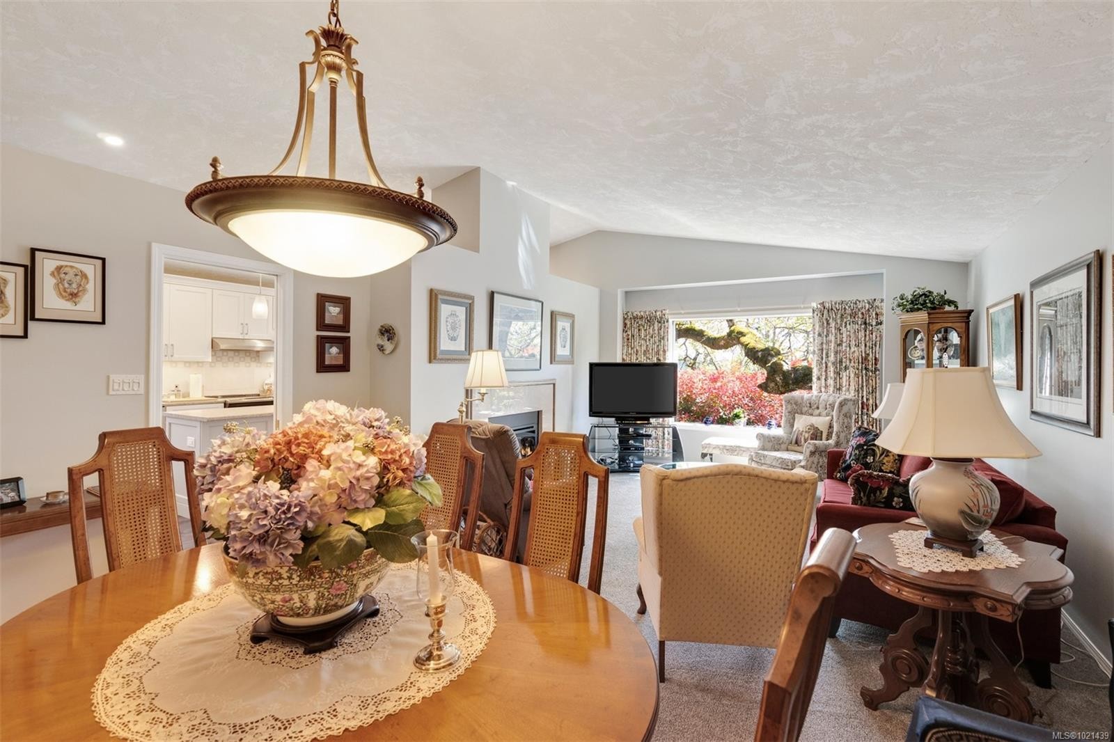 22-901 Kentwood Lane, Saanich, BC