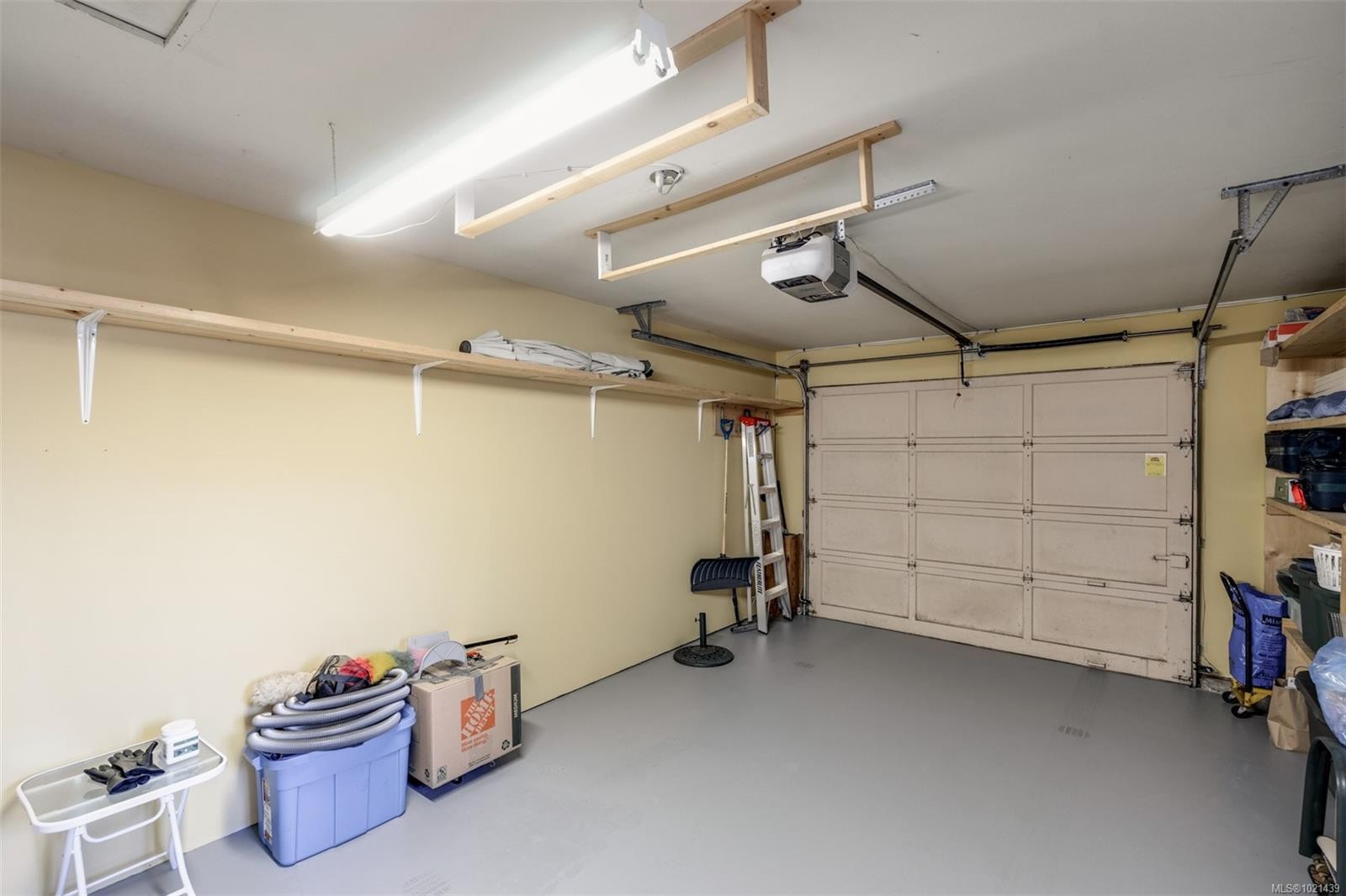 22-901 Kentwood Lane, Saanich, BC