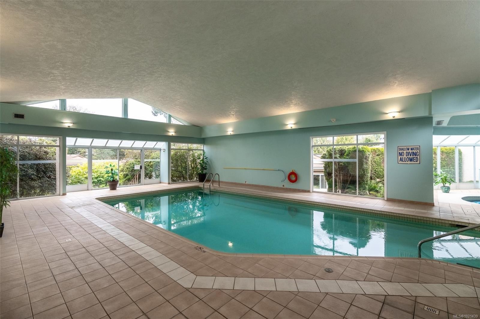 22-901 Kentwood Lane, Saanich, BC