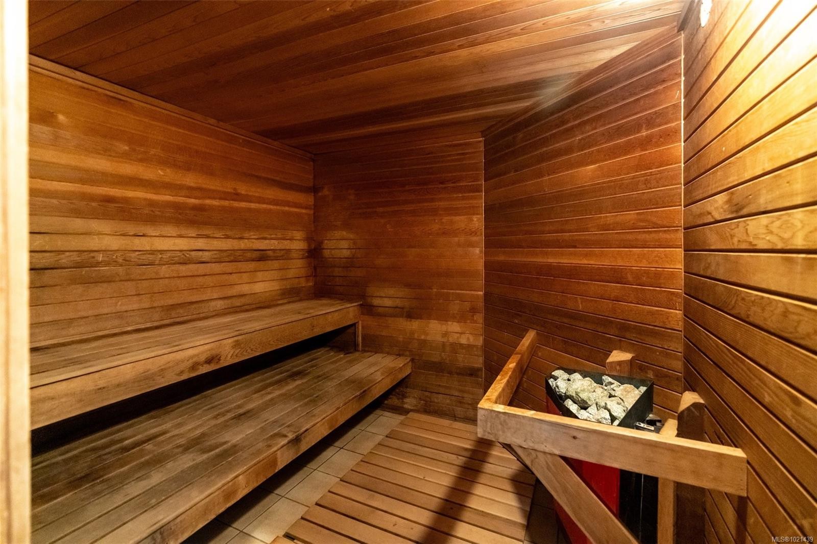 22-901 Kentwood Lane, Saanich, BC