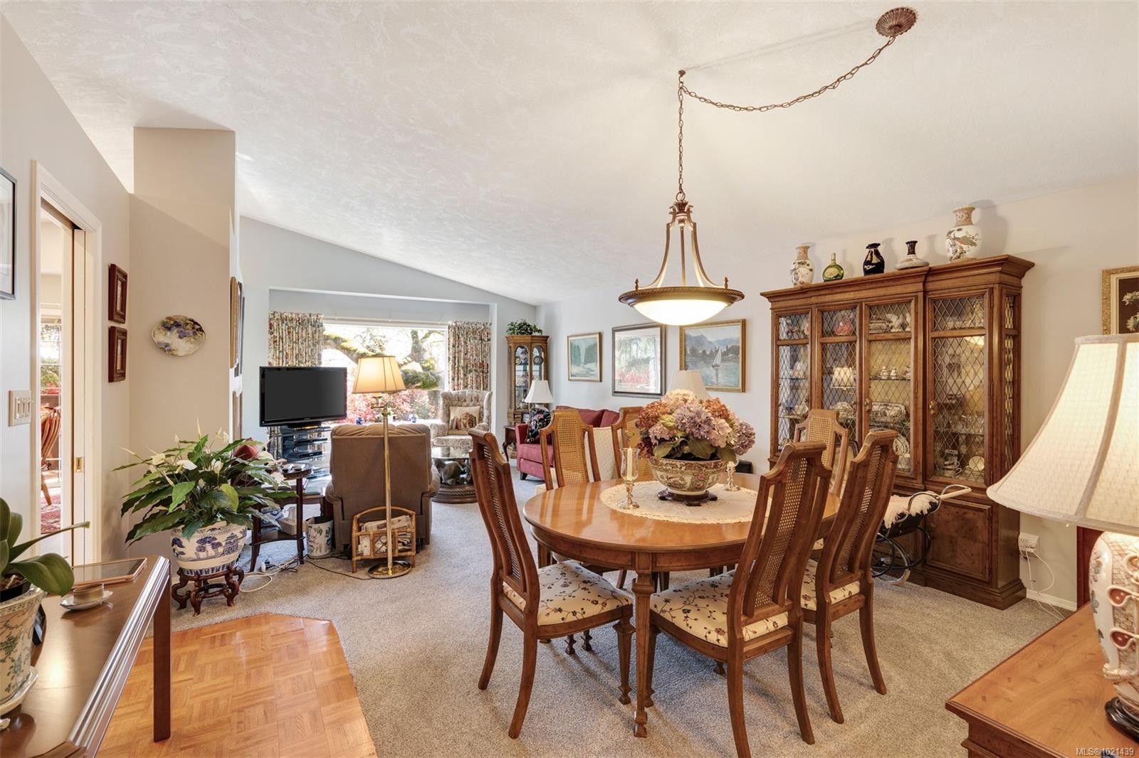 22-901 Kentwood Lane, Saanich, BC