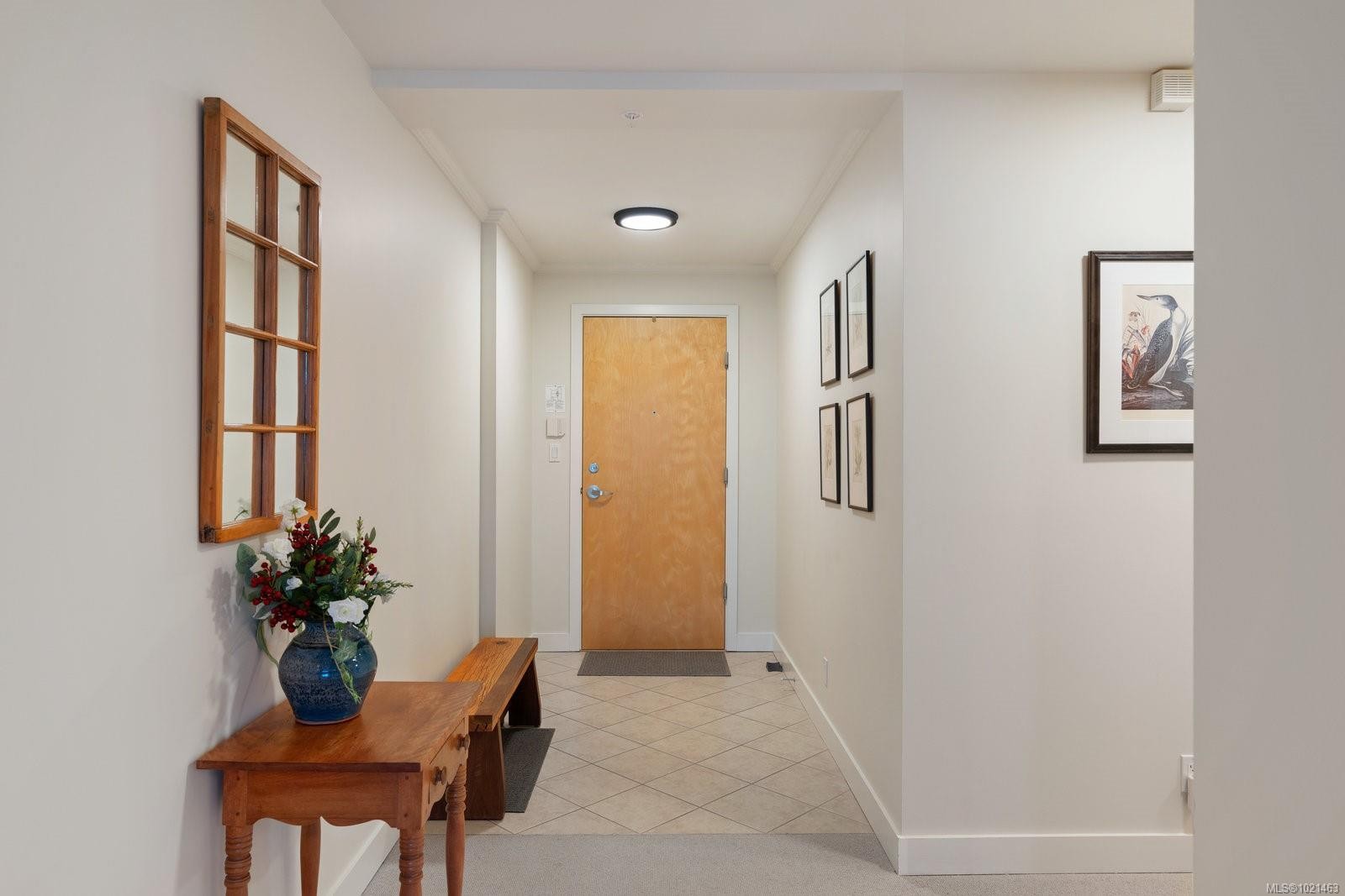 304-5350 Sayward Hill Cres, Saanich, BC - Indoor Photo Showing Other Room