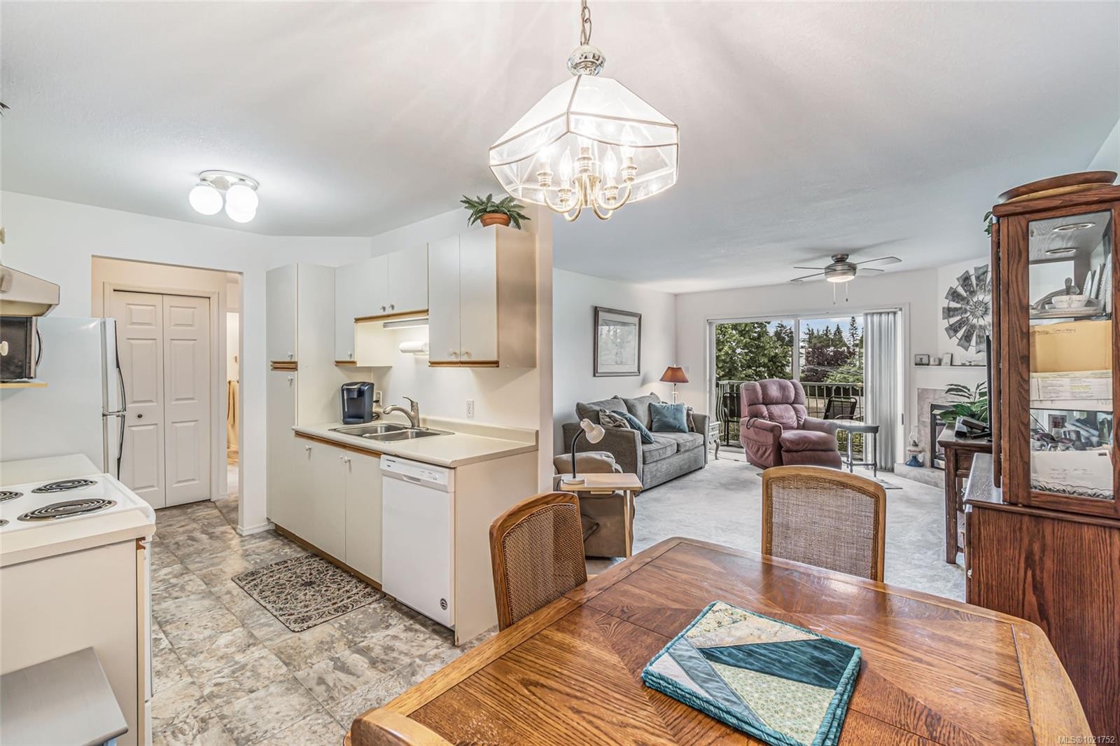 203-435 Morison Ave, Parksville, BC - Indoor