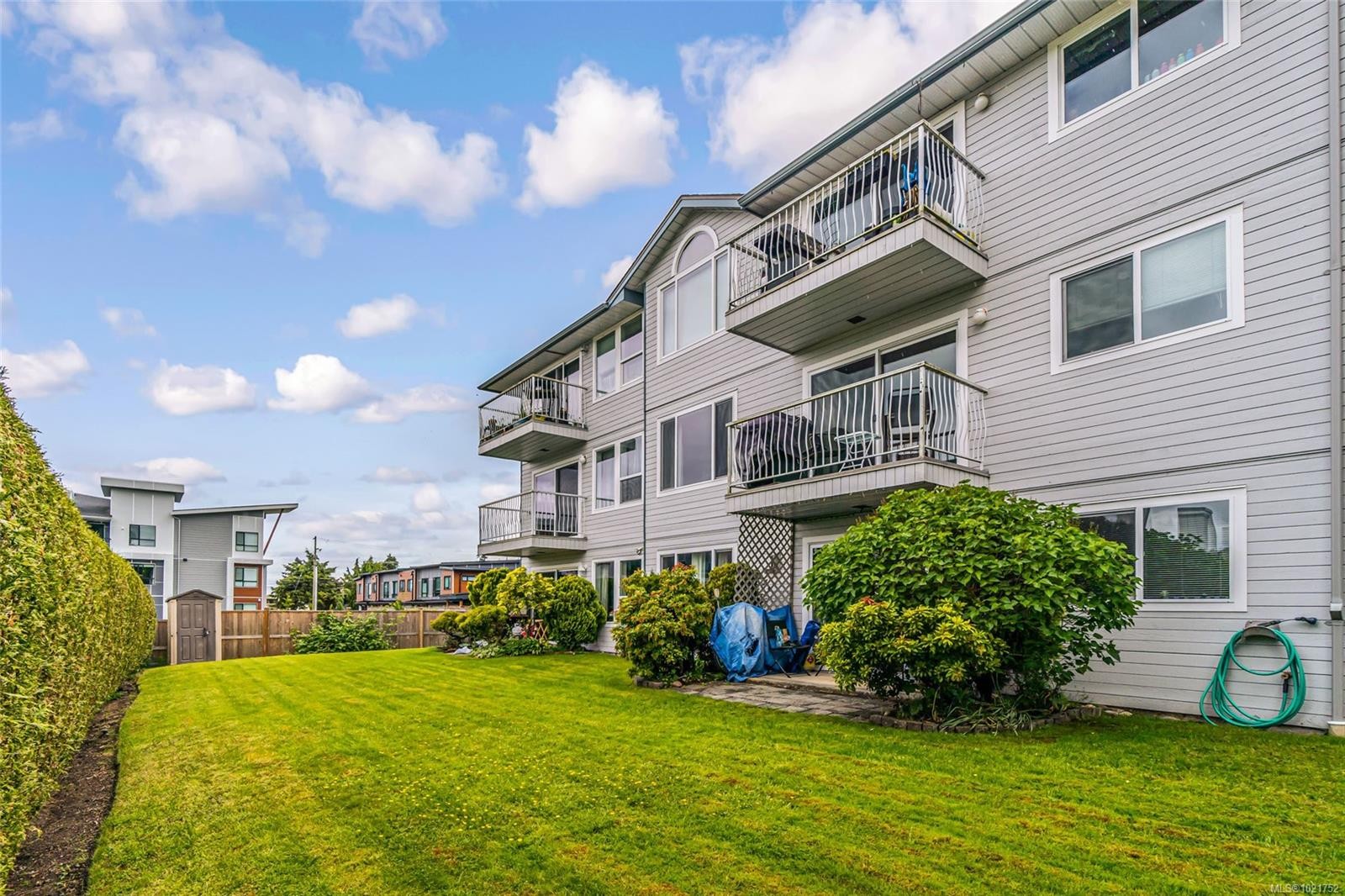 203-435 Morison Ave, Parksville, BC - Outdoor With Balcony With Exterior