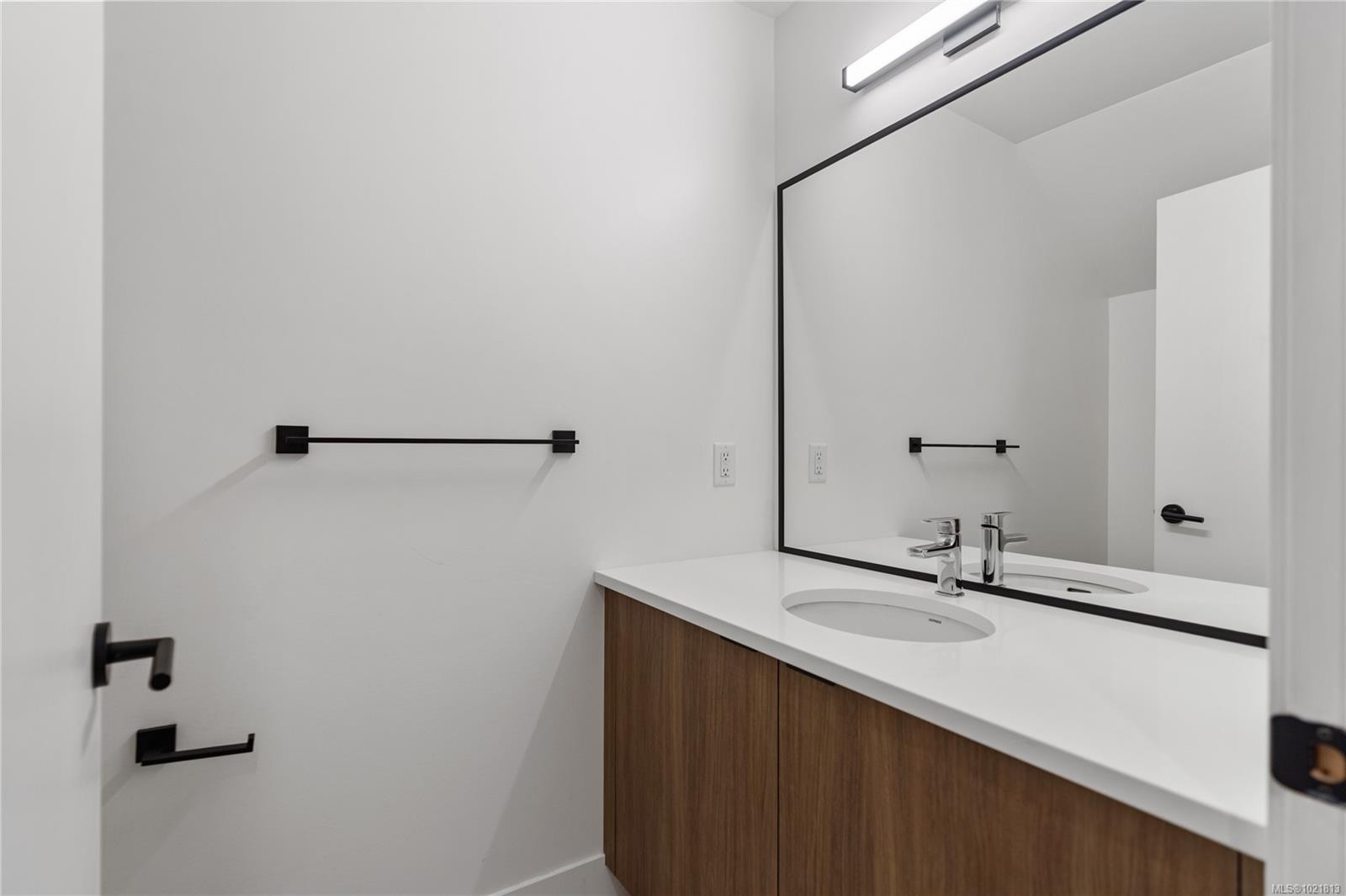 8-2330 Sooke Rd, Colwood, BC