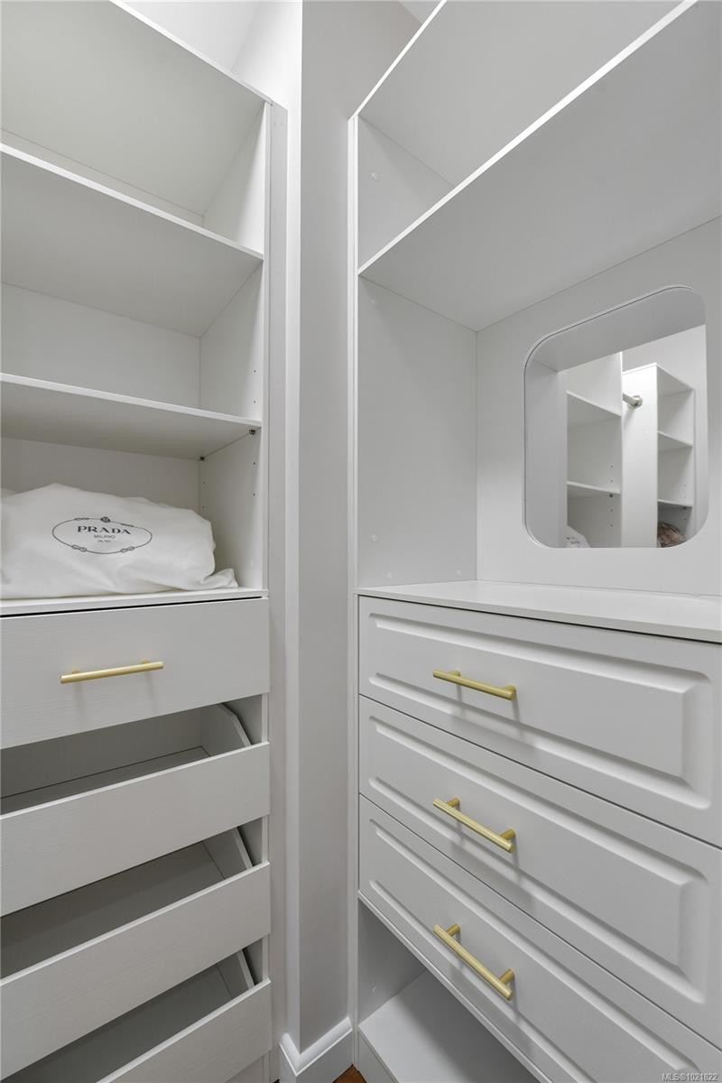 611 Island Rd, Oak Bay, BC