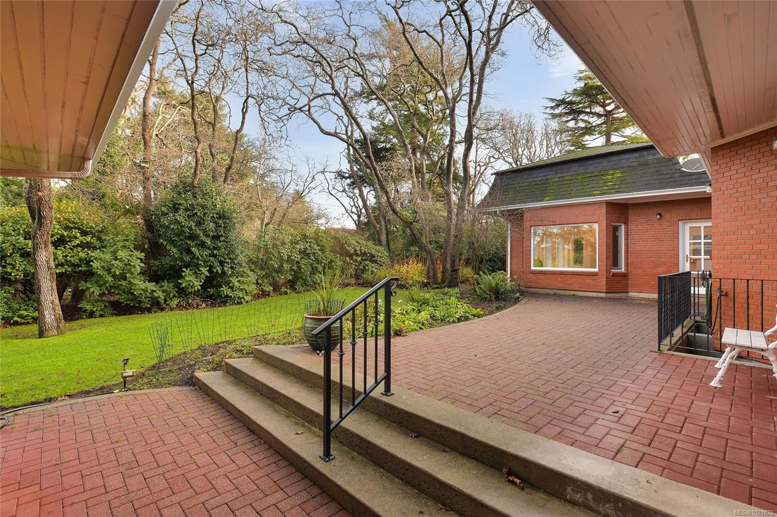 611 Island Rd, Oak Bay, BC