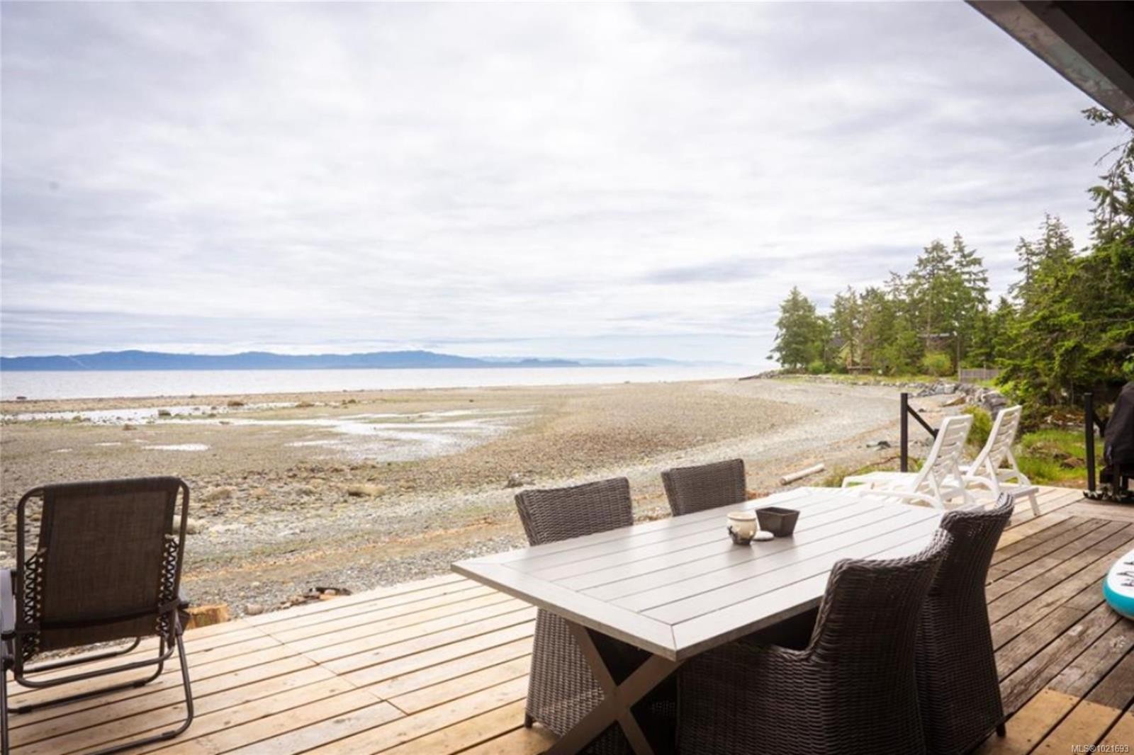 6641 Island Hwy West, Bowser, BC