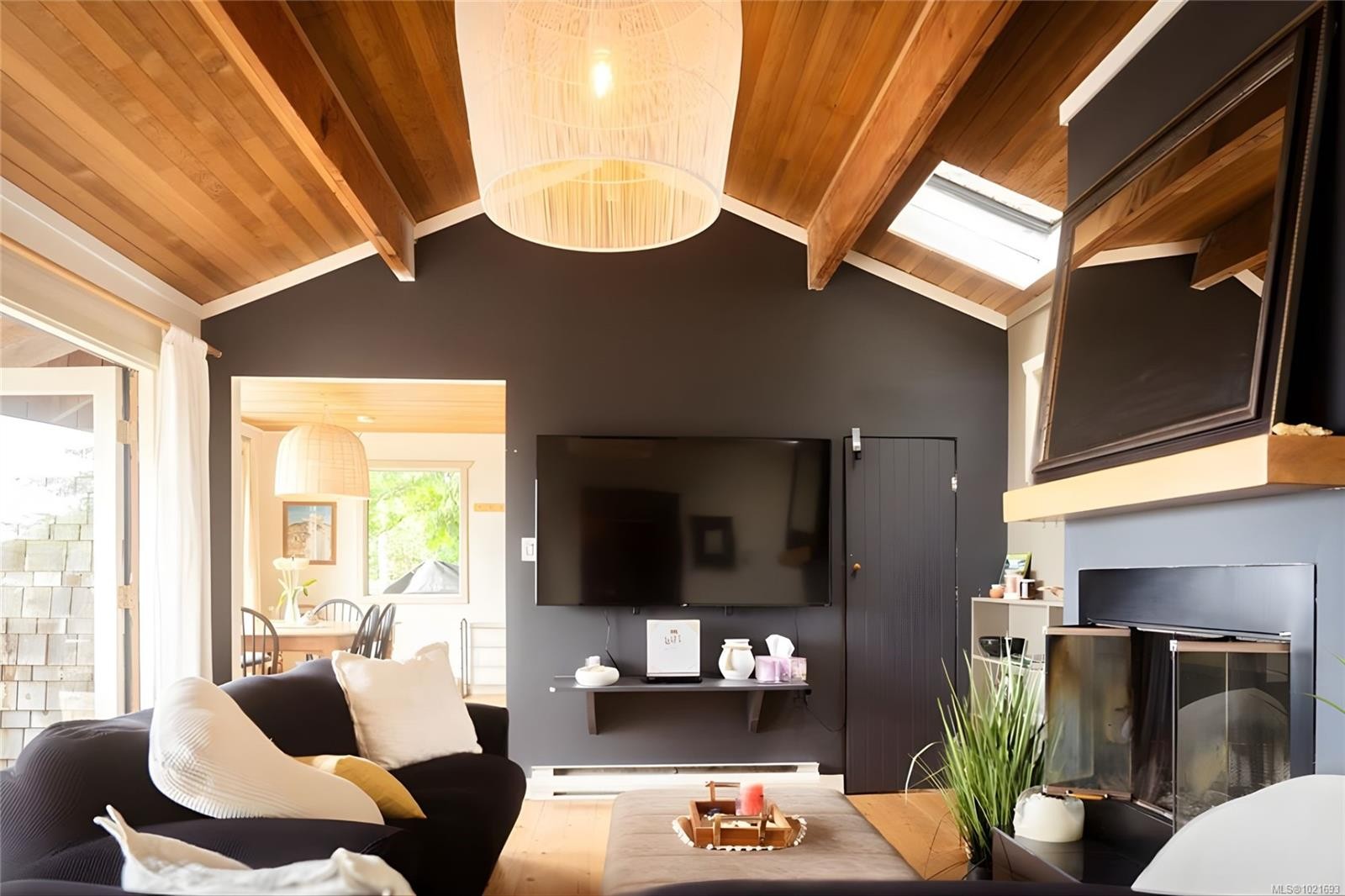 6641 Island Hwy West, Bowser, BC