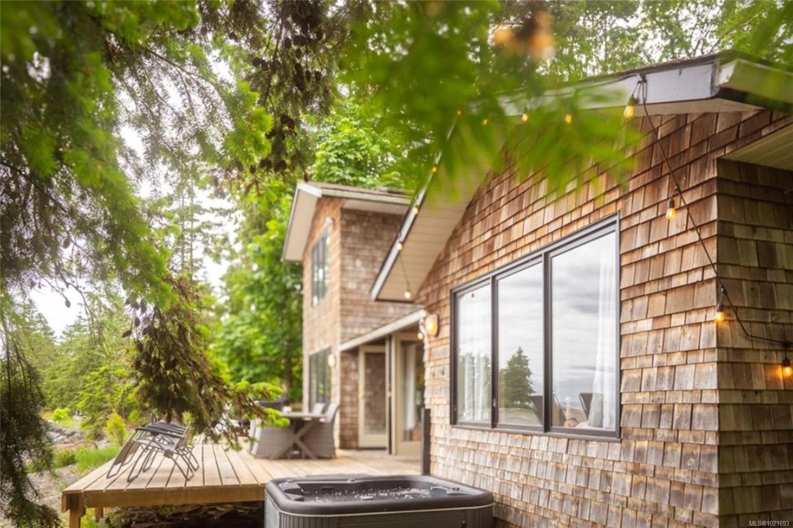 6641 Island Hwy West, Bowser, BC