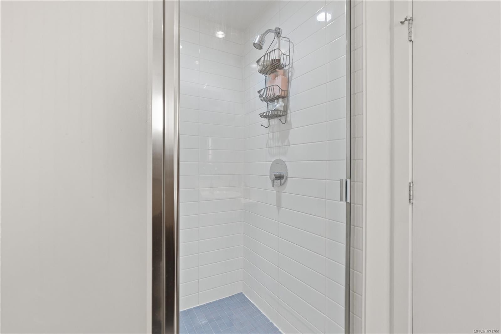 416-770 Fisgard St, Victoria, BC - Indoor Photo Showing Bathroom