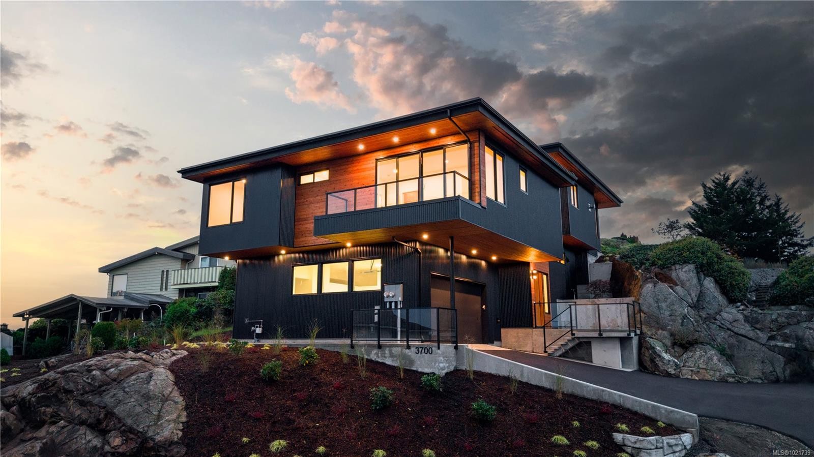 3700 Kootenay Pl, Saanich, BC