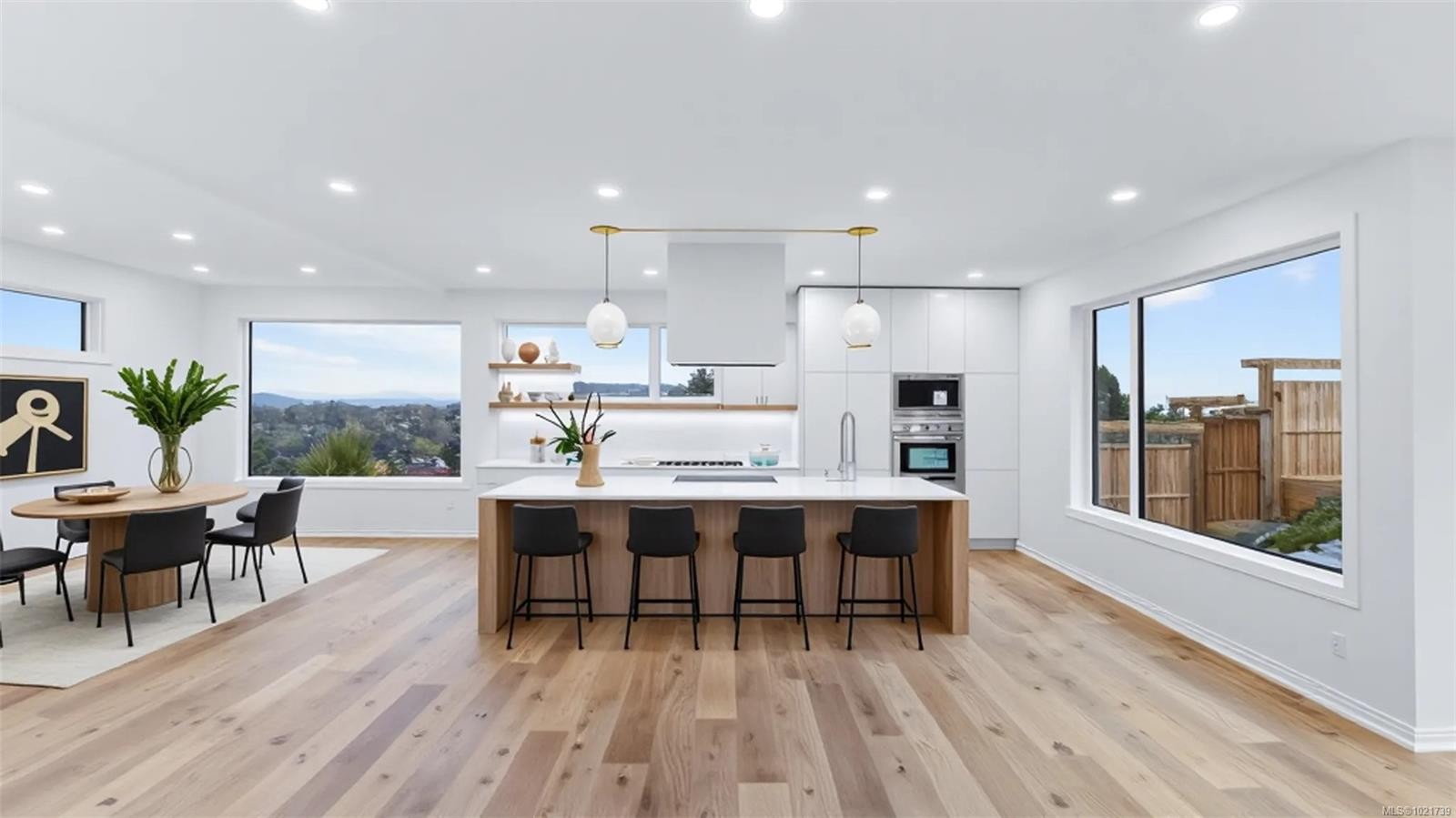 3700 Kootenay Pl, Saanich, BC