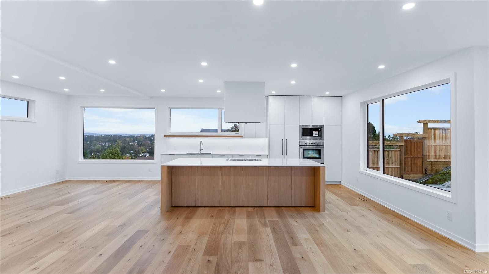 3700 Kootenay Pl, Saanich, BC