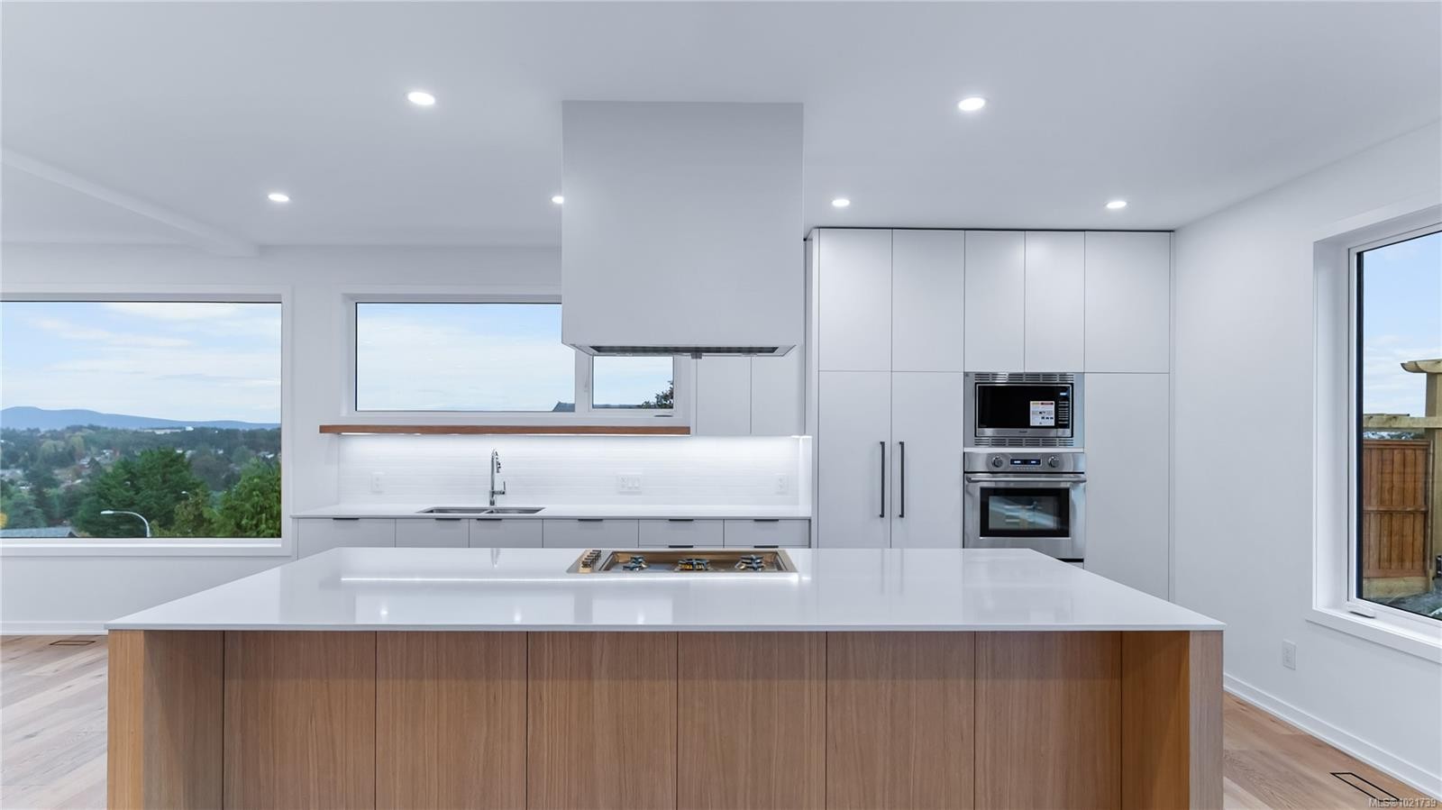 3700 Kootenay Pl, Saanich, BC