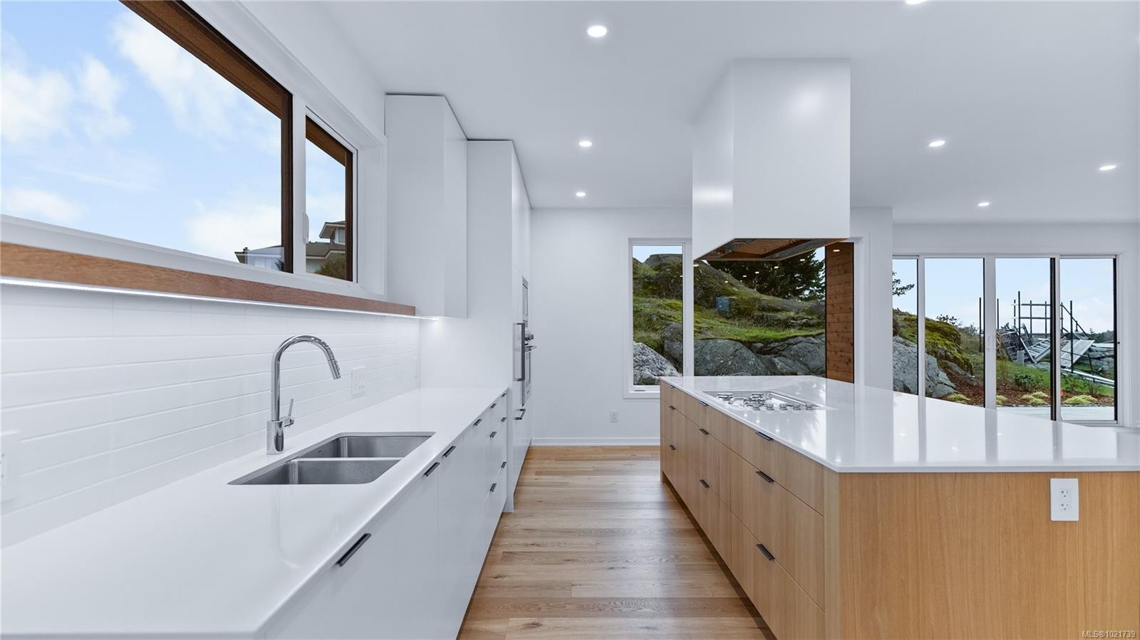 3700 Kootenay Pl, Saanich, BC