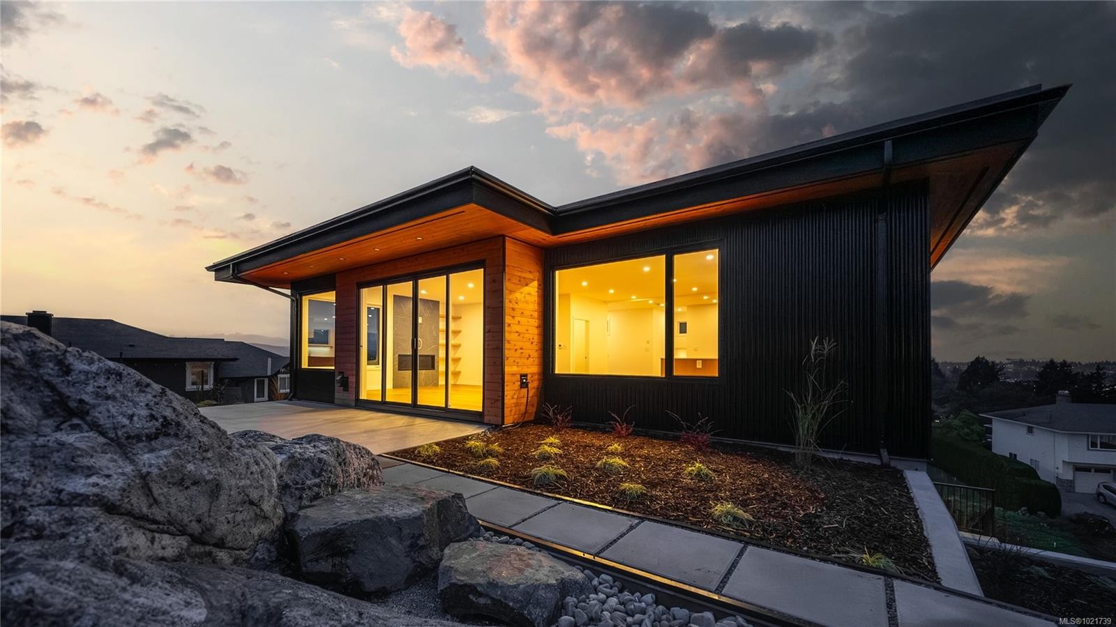 3700 Kootenay Pl, Saanich, BC