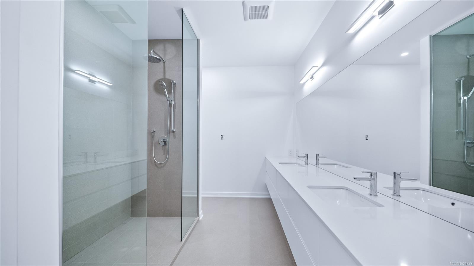 3700 Kootenay Pl, Saanich, BC