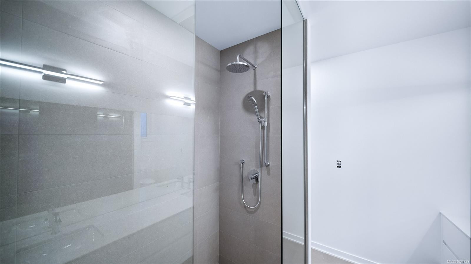 3700 Kootenay Pl, Saanich, BC