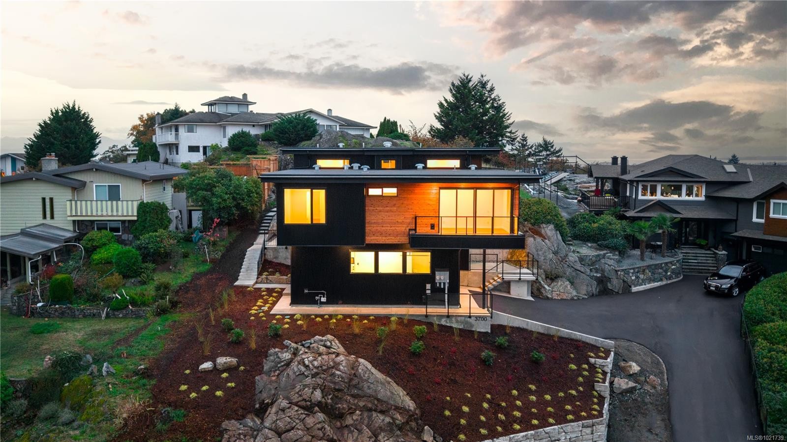 3700 Kootenay Pl, Saanich, BC