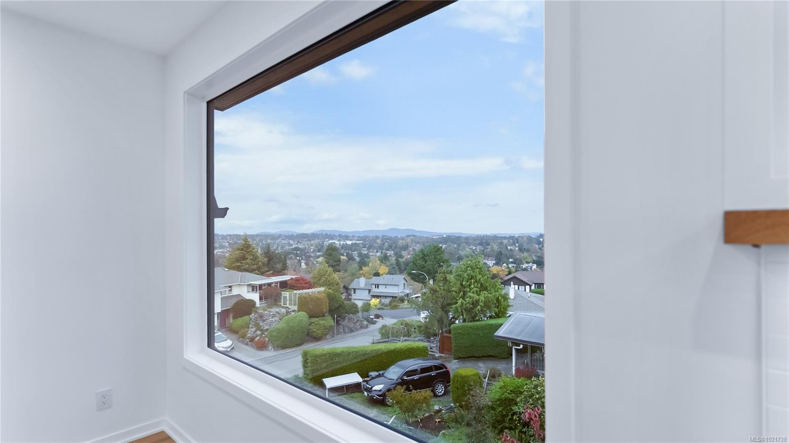 3700 Kootenay Pl, Saanich, BC