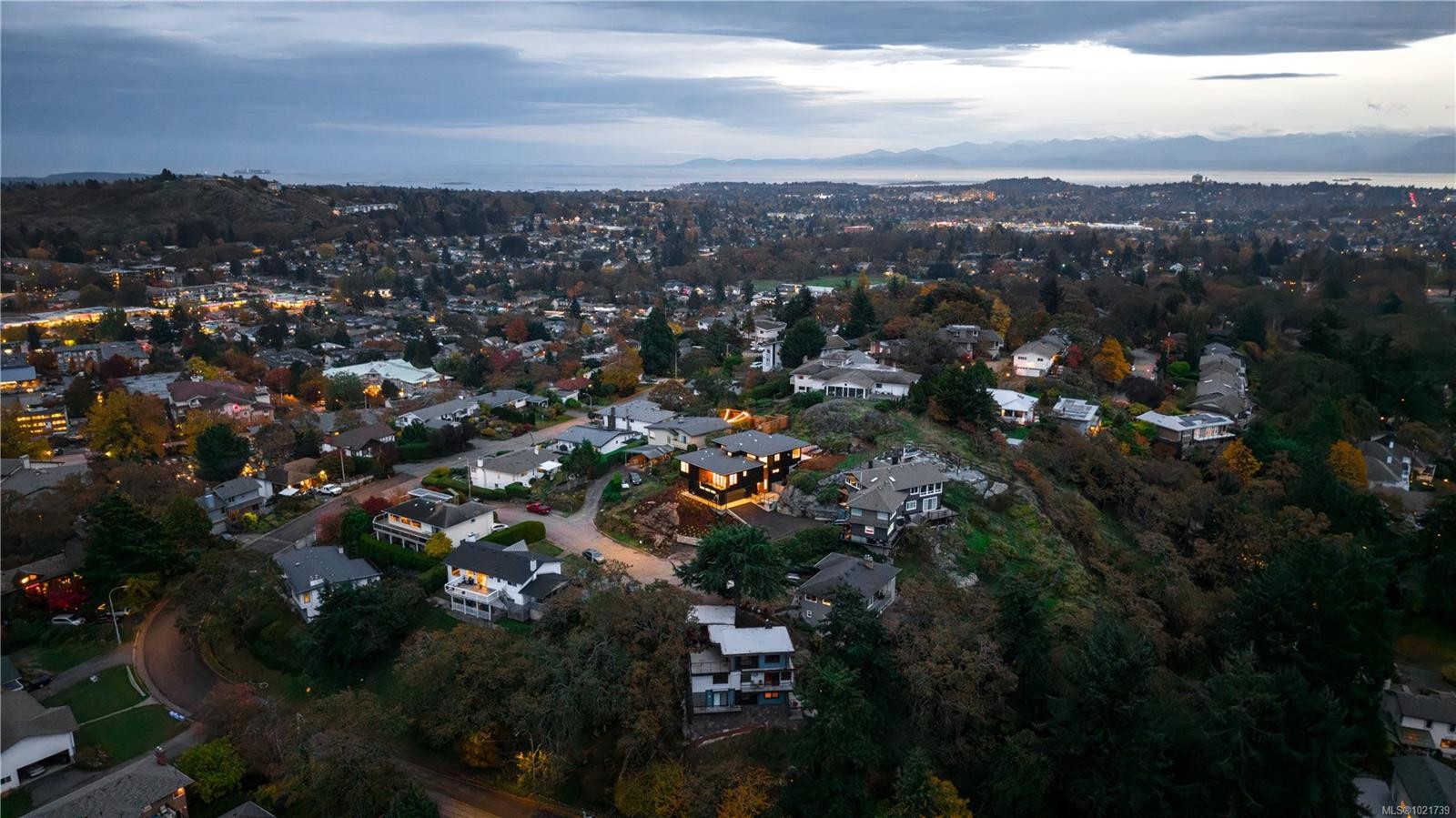 3700 Kootenay Pl, Saanich, BC