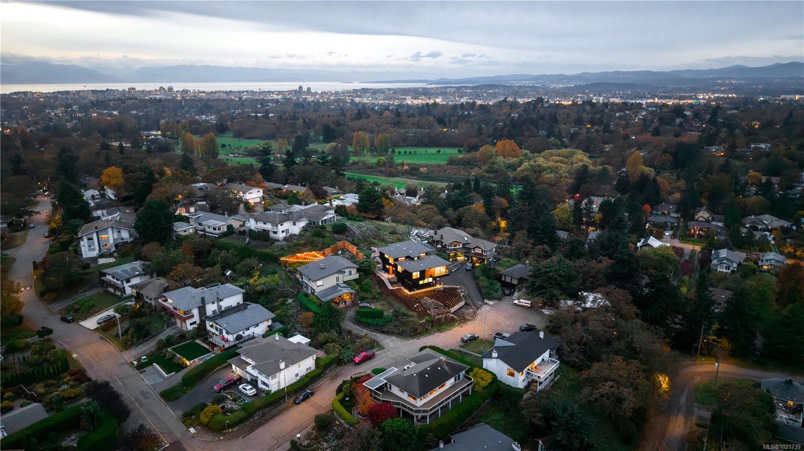 3700 Kootenay Pl, Saanich, BC