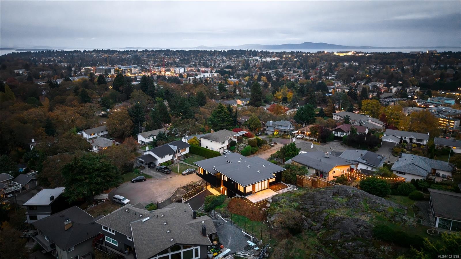 3700 Kootenay Pl, Saanich, BC